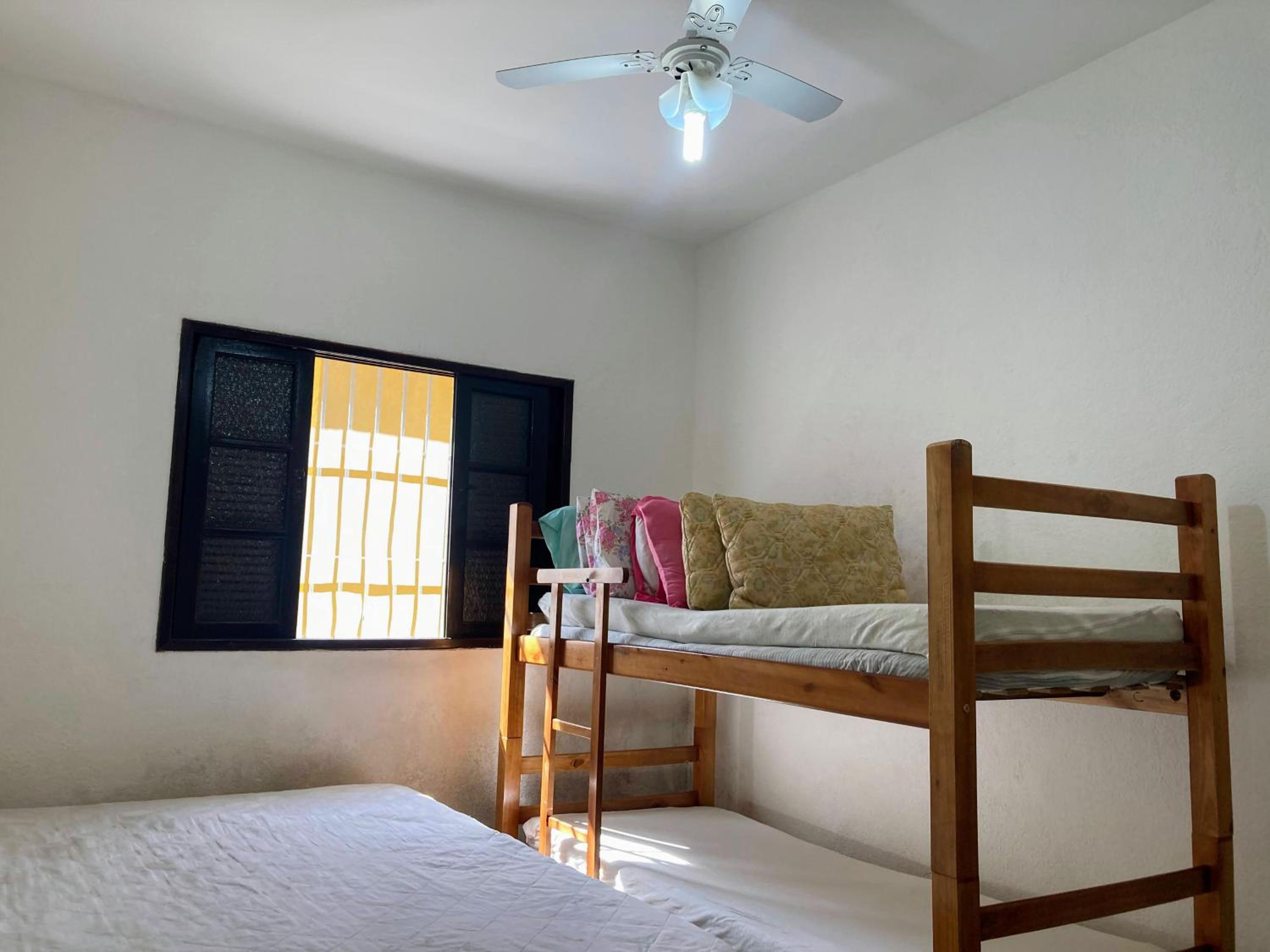 Casa com Amplo Quintal, Netflix, 5 minutos de carro da Praia