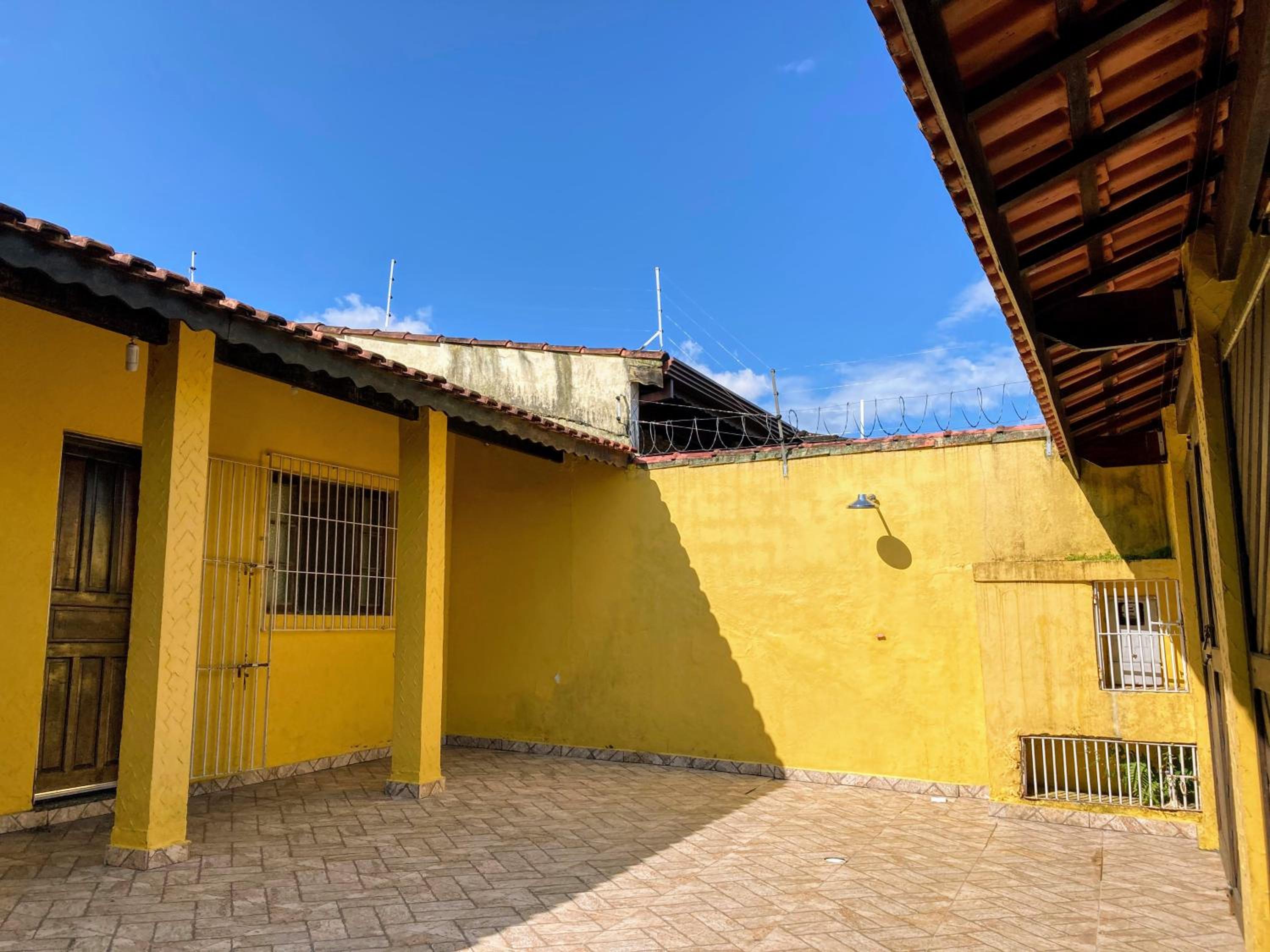 Casa com Amplo Quintal, Netflix, 5 minutos de carro da Praia