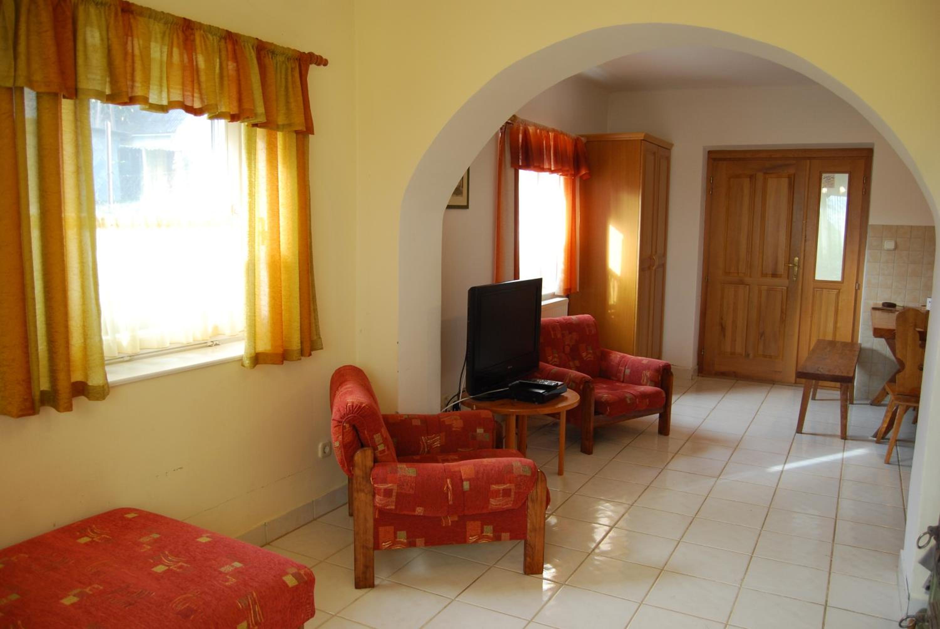 Boróka Apartmanházak - Fagyöngy House view 4