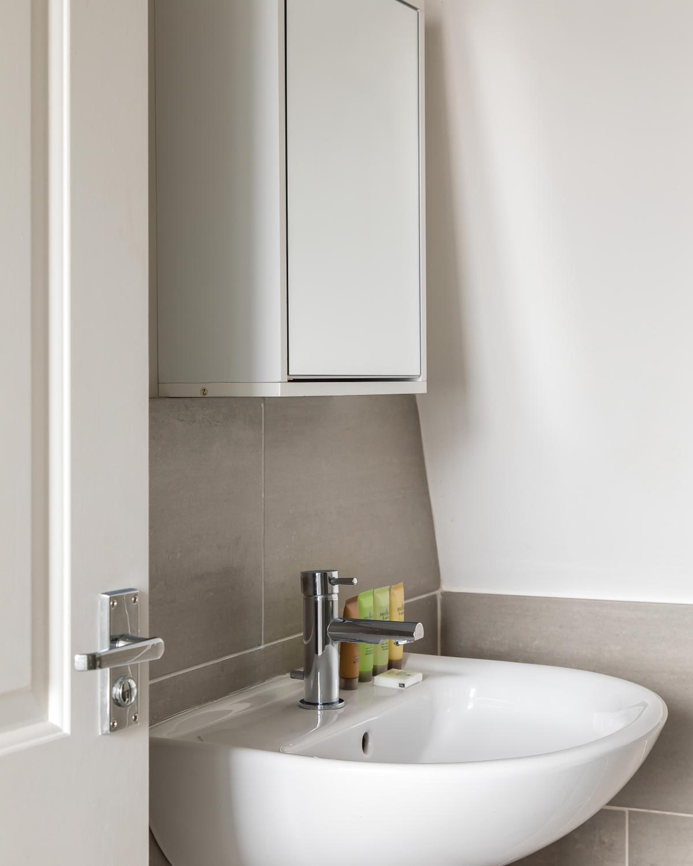 Fulham Amazing 2-Bedroom House by Central London