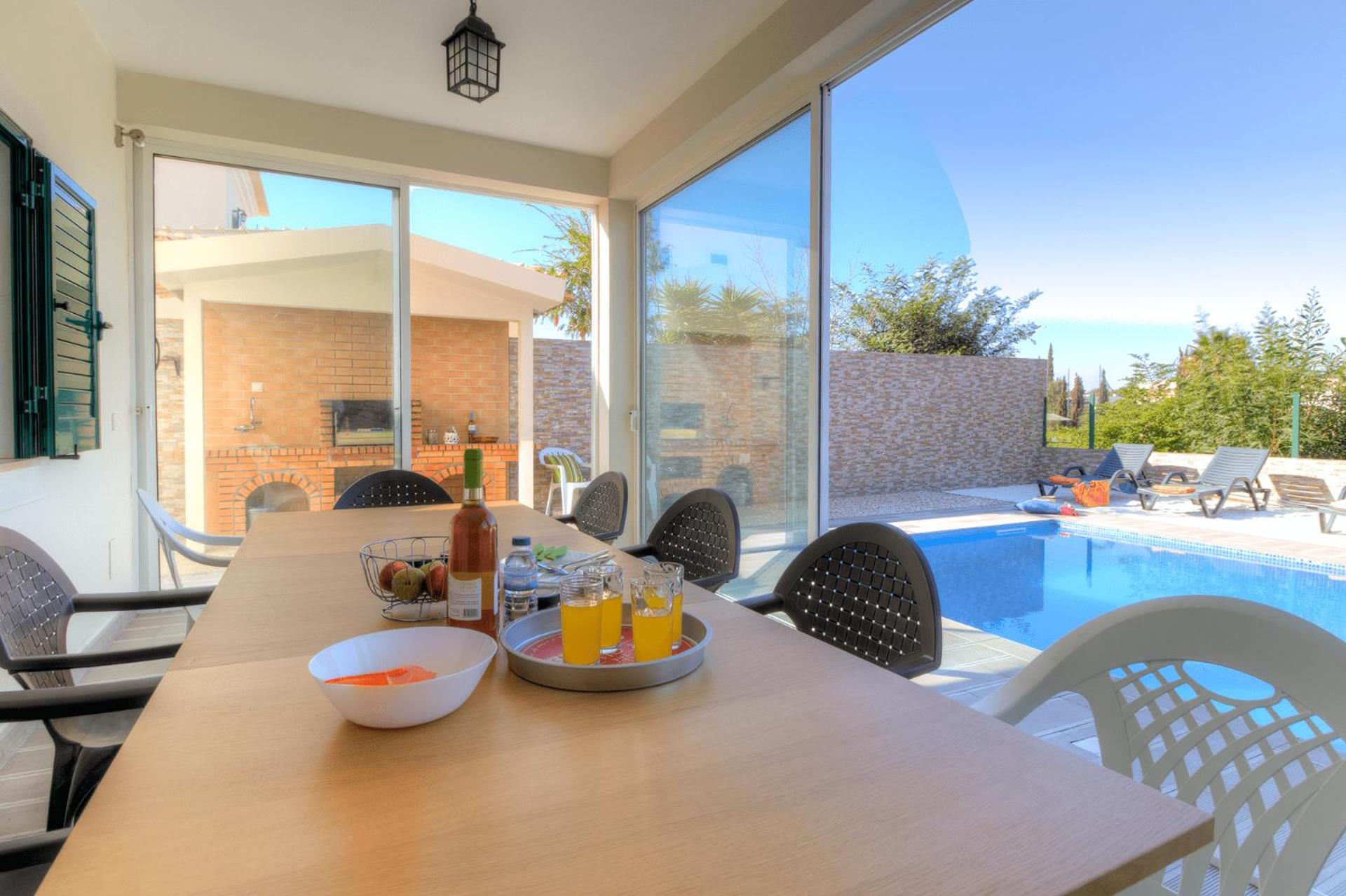 Villa Albufeira Golf Dois Superb V5 sleeps 12 Short Walk to Albufeira Centre