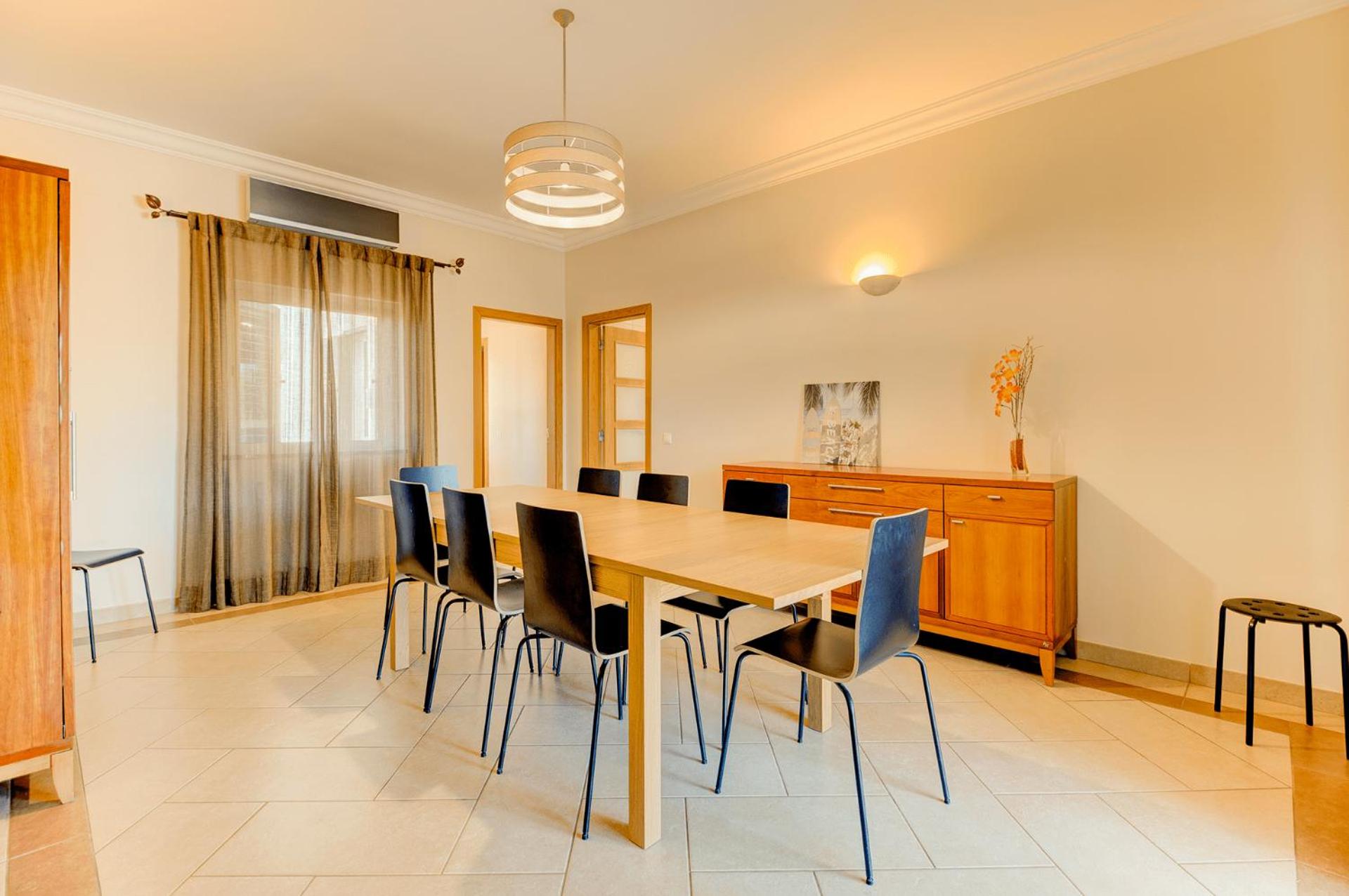 Villa Albufeira Golf Dois Superb V5 sleeps 12 Short Walk to Albufeira Centre
