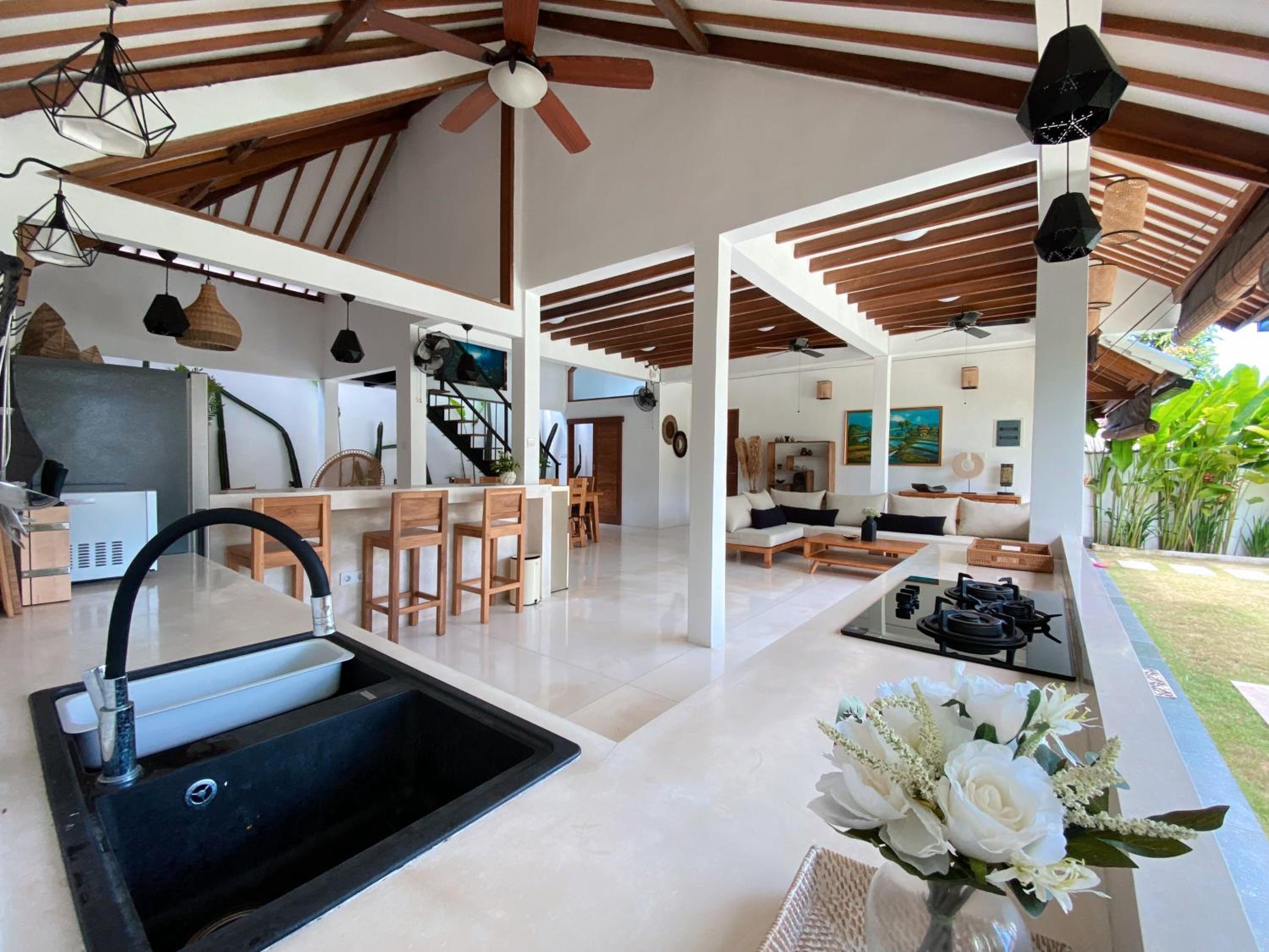 Villa Ruby - 3 Bedroom private Villa with a pool
