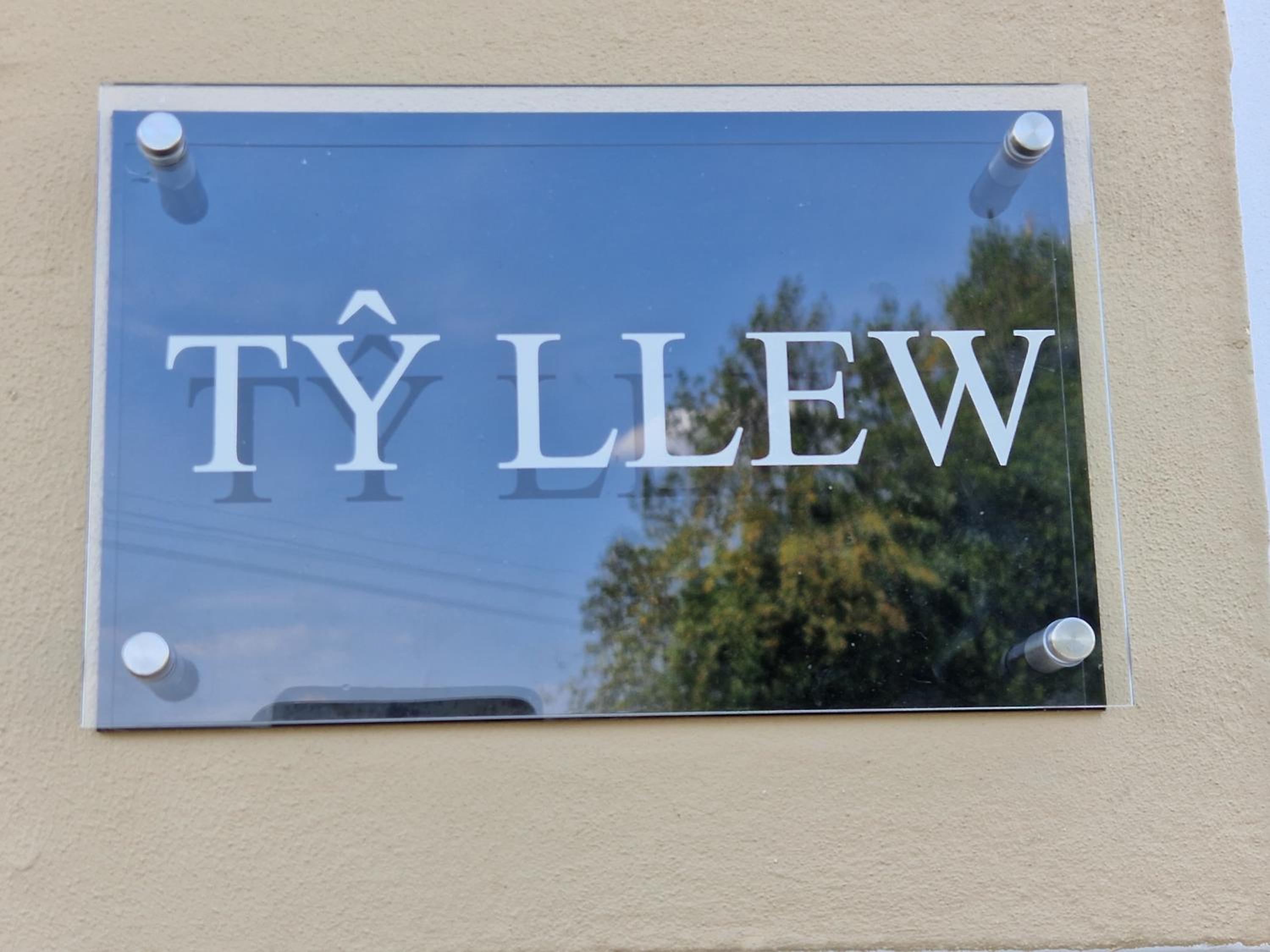 Ty Llew view 2