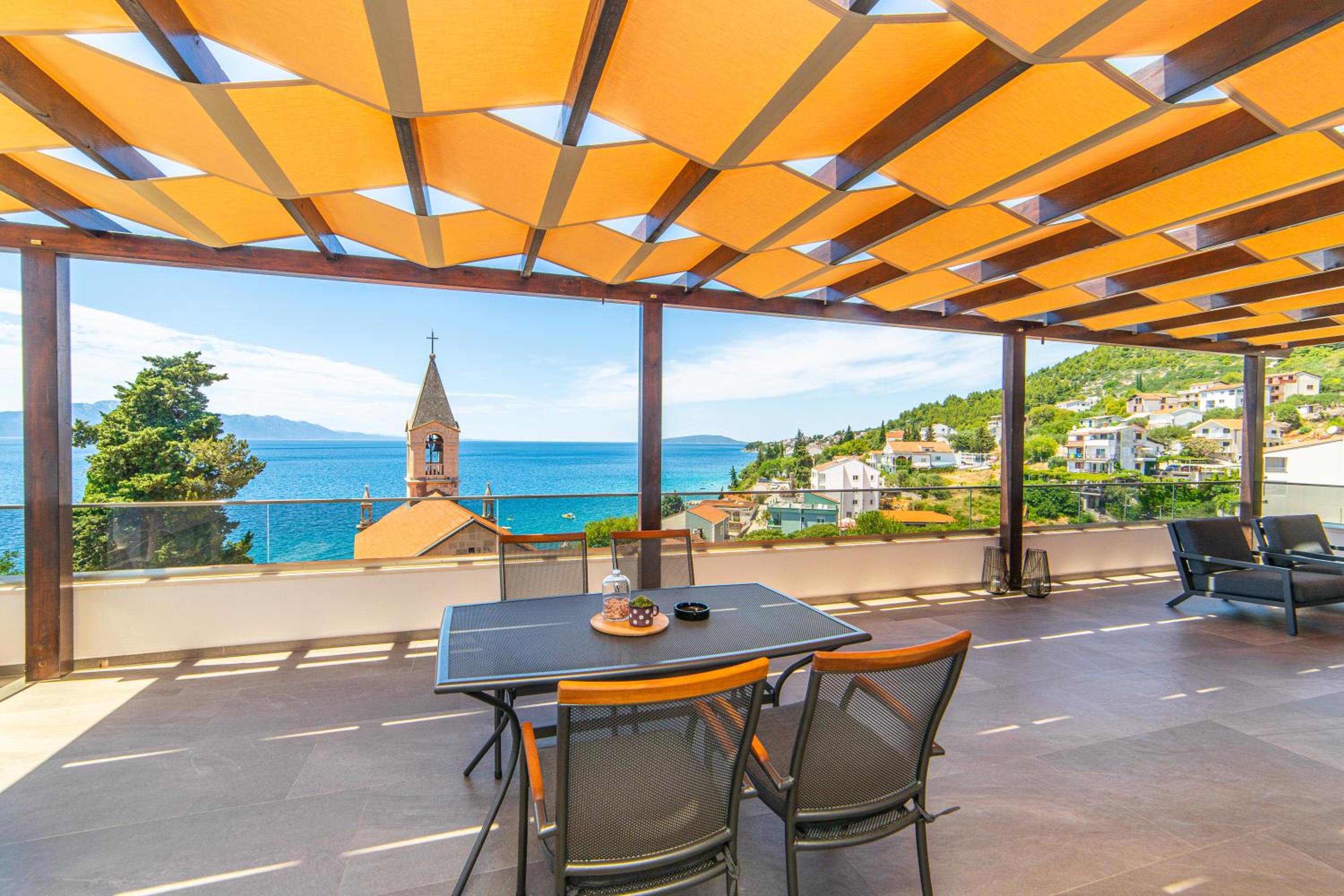 Terrace & View Brist view 5