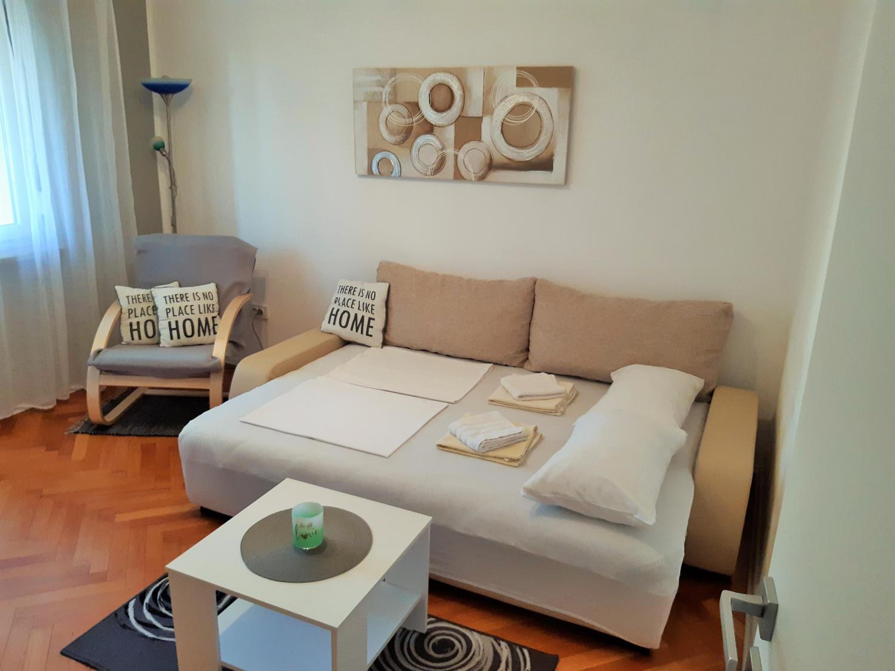 Bright & Cozy Pula view 3
