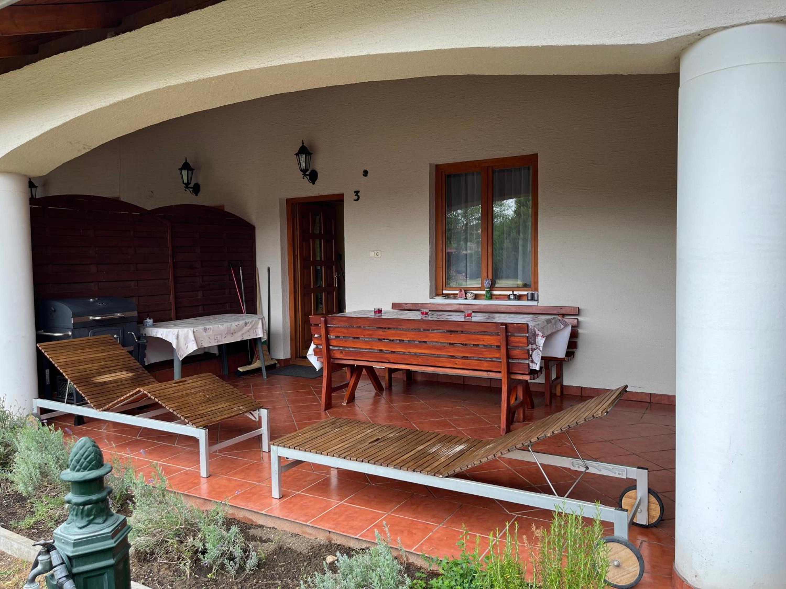 Szőlősgyörök Kun Apartment with 3 bedrooms on 92 in