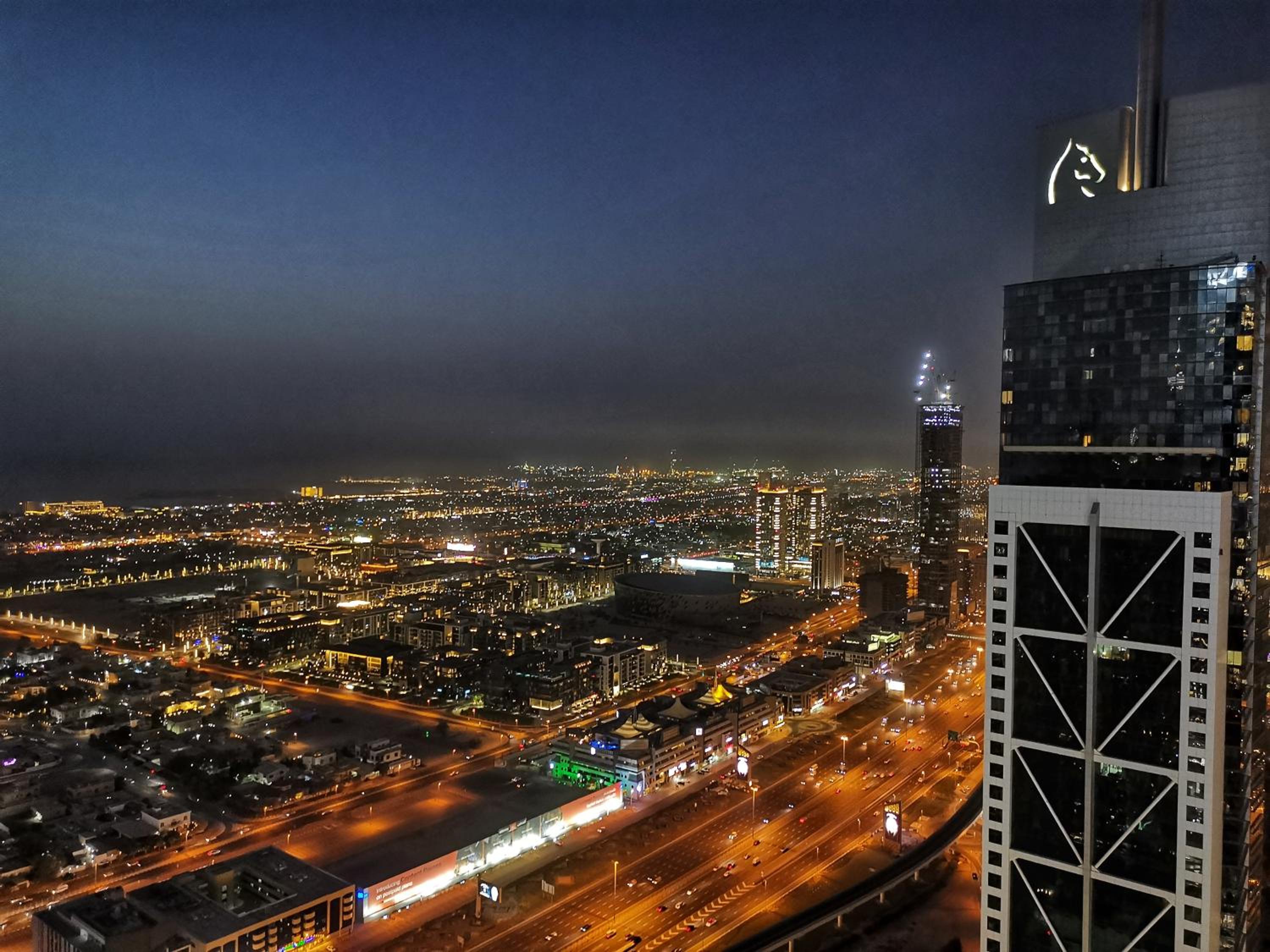 Vacay Lettings -Spotlight infinity pool at Paramount Tower