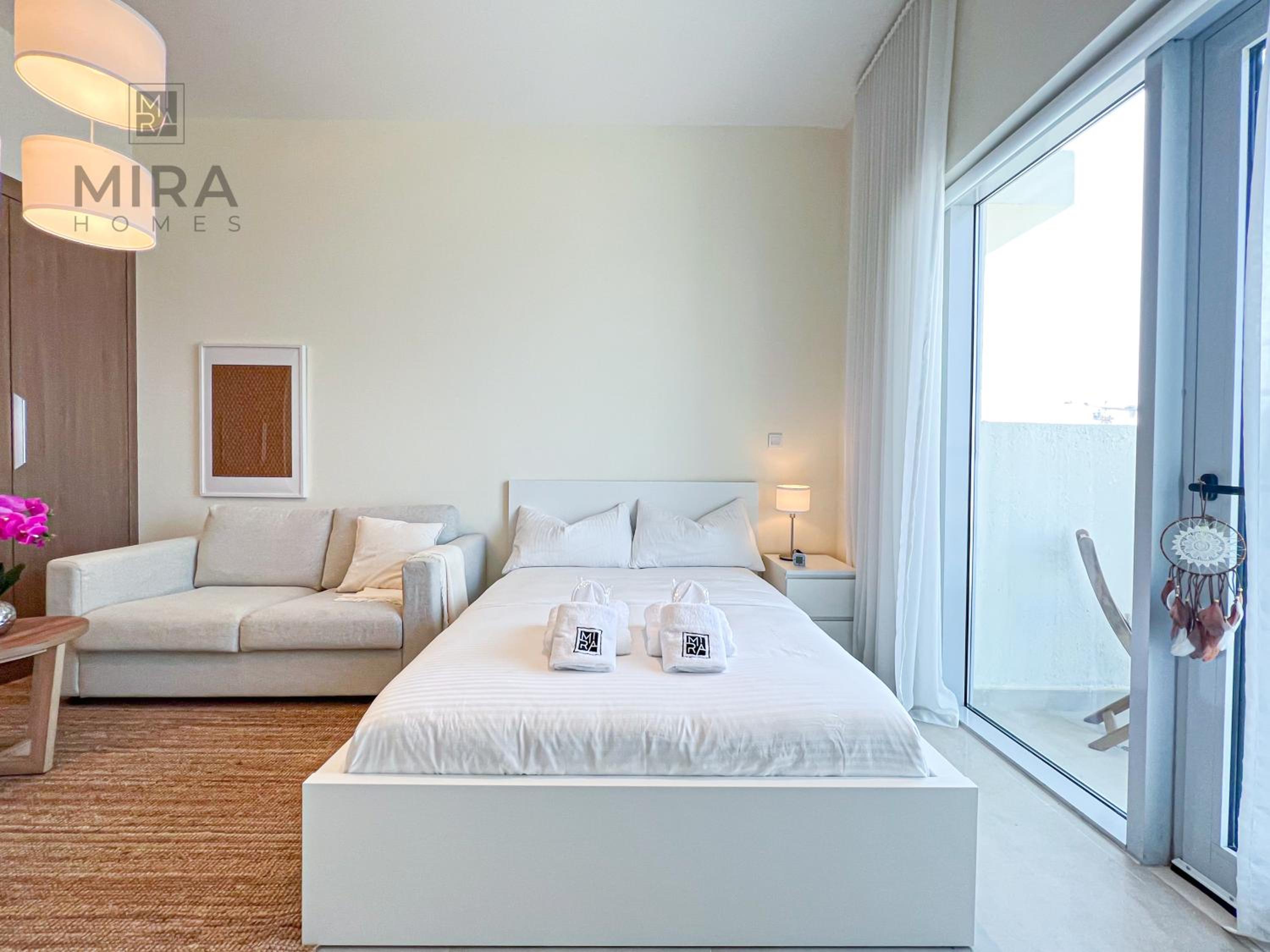 Mira Holiday Homes - Serviced studio with balcony