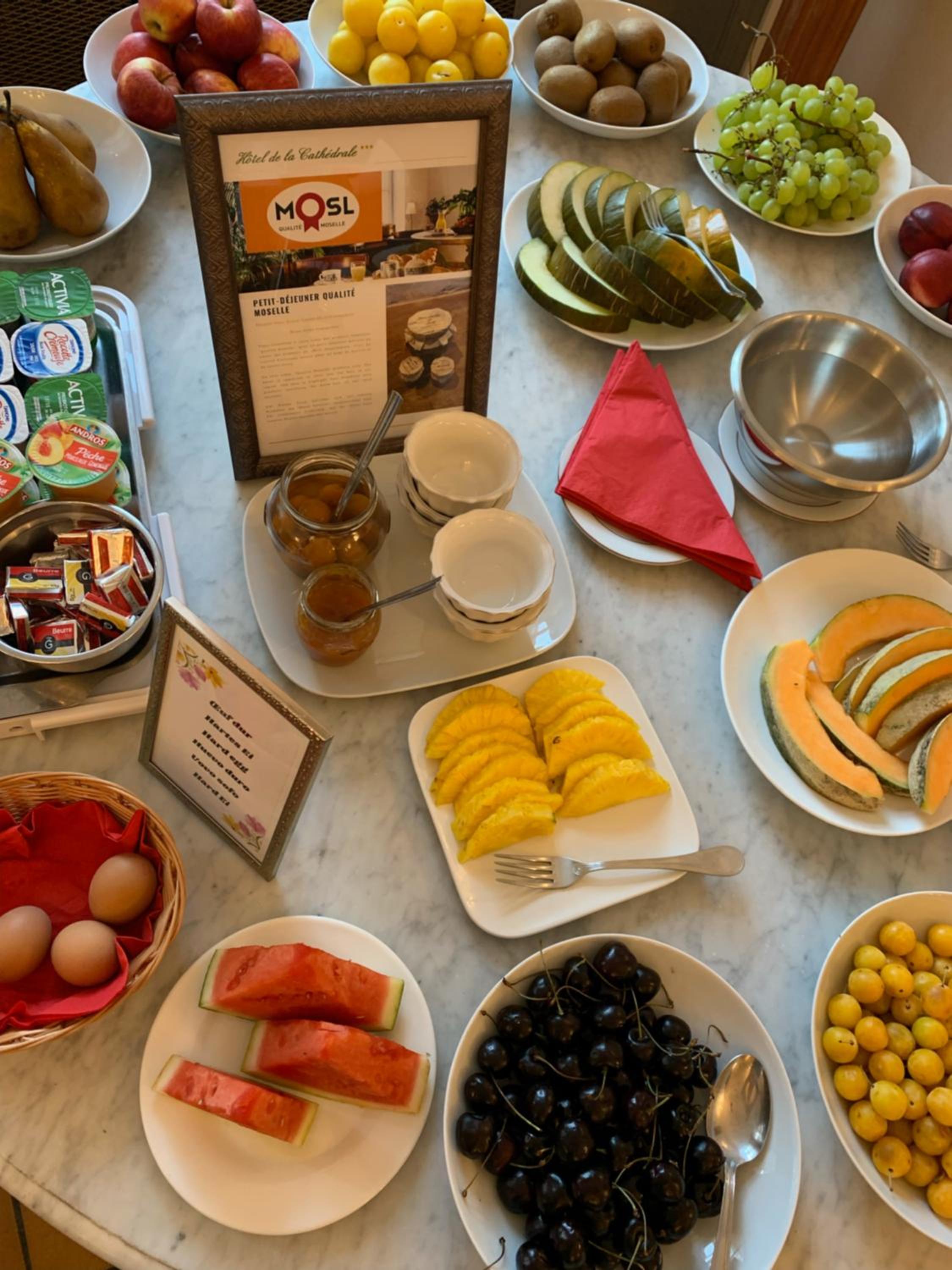 breakfast buffet