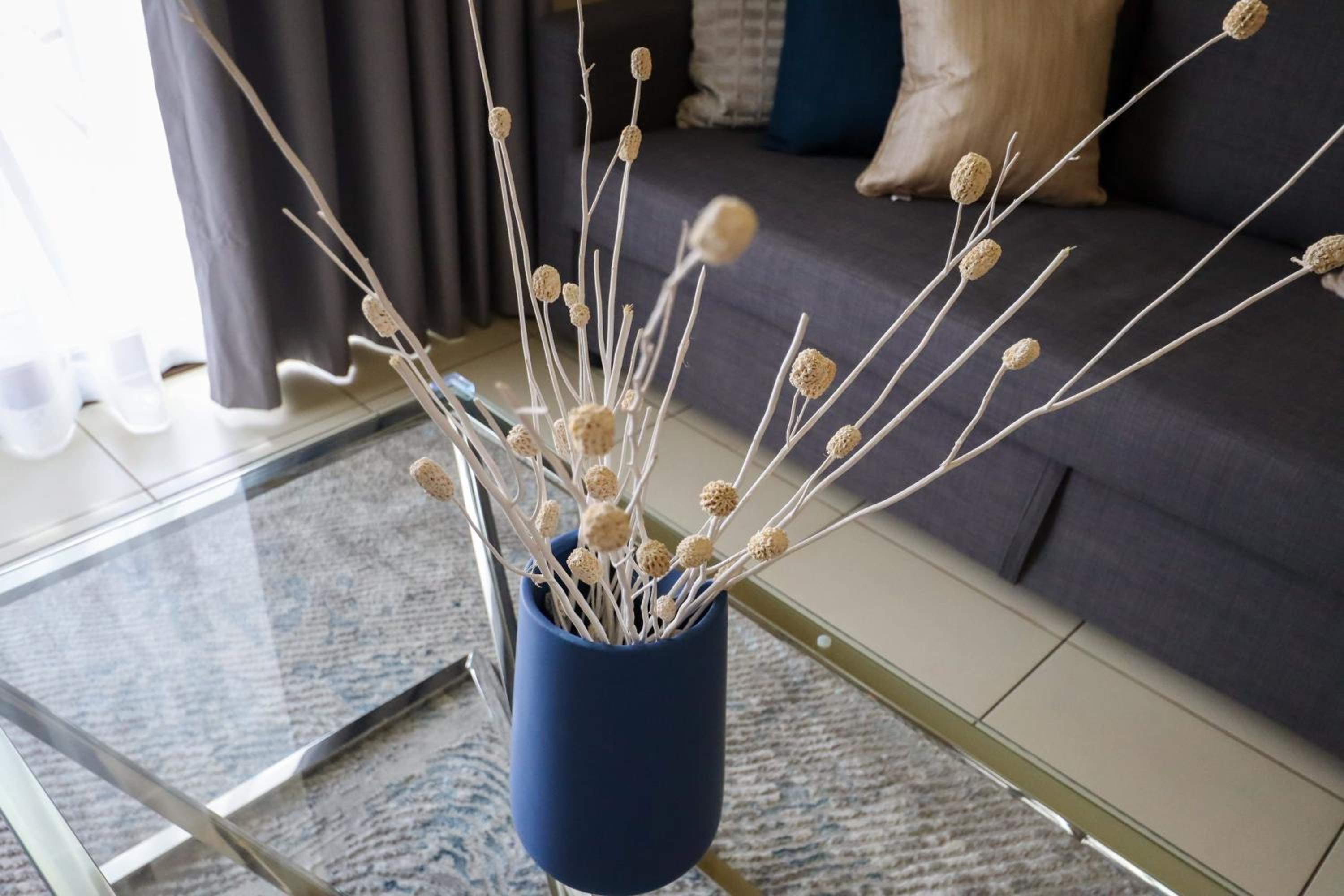HiGuests - Charming Apt With Private Balcony Near Dubai Mall