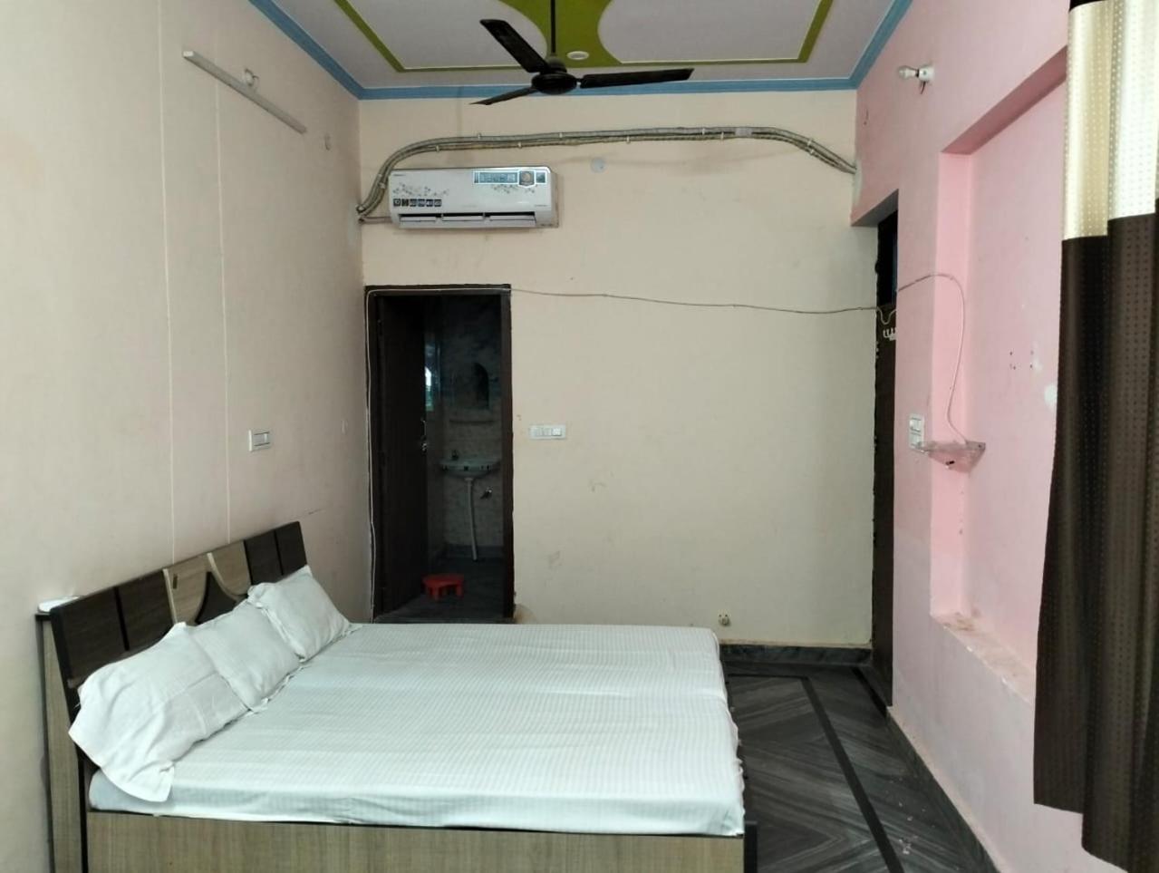 Suresh Guest House & Hotel By WB Inn