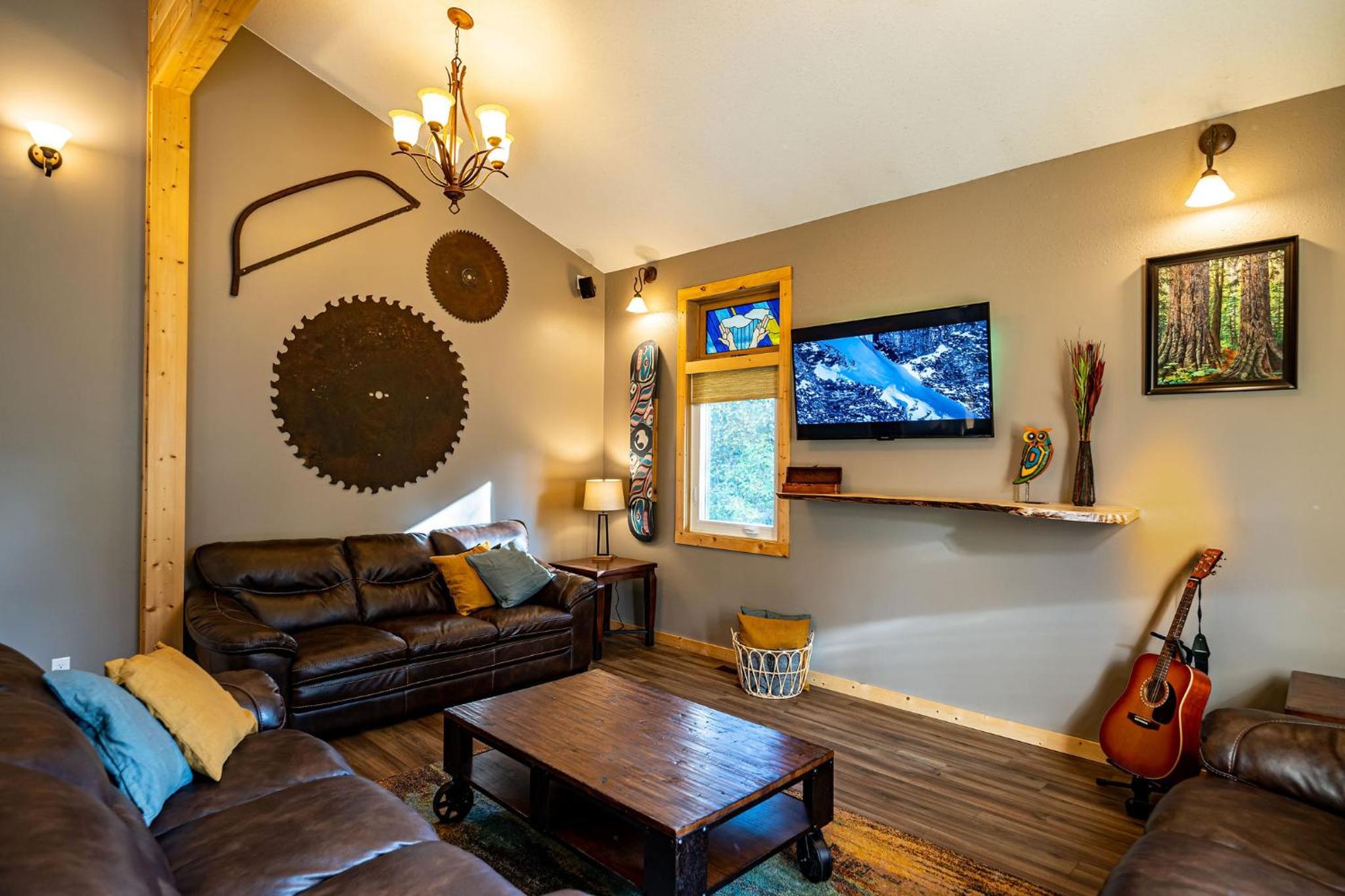 Journey's Perch by Revelstoke Vacations