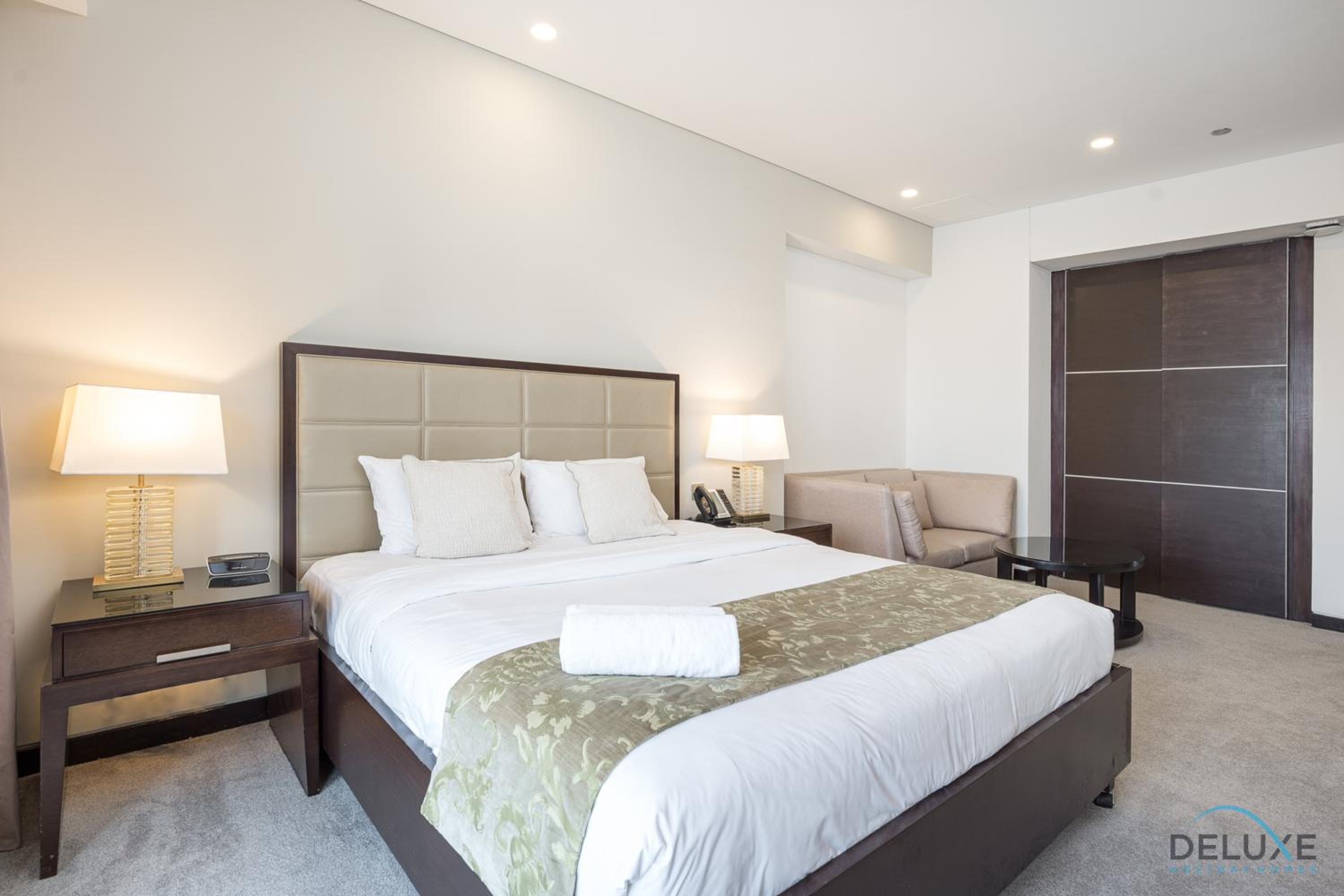 Sophisticated Studio in The Address Residences Dubai Marina by Deluxe Holiday Homes