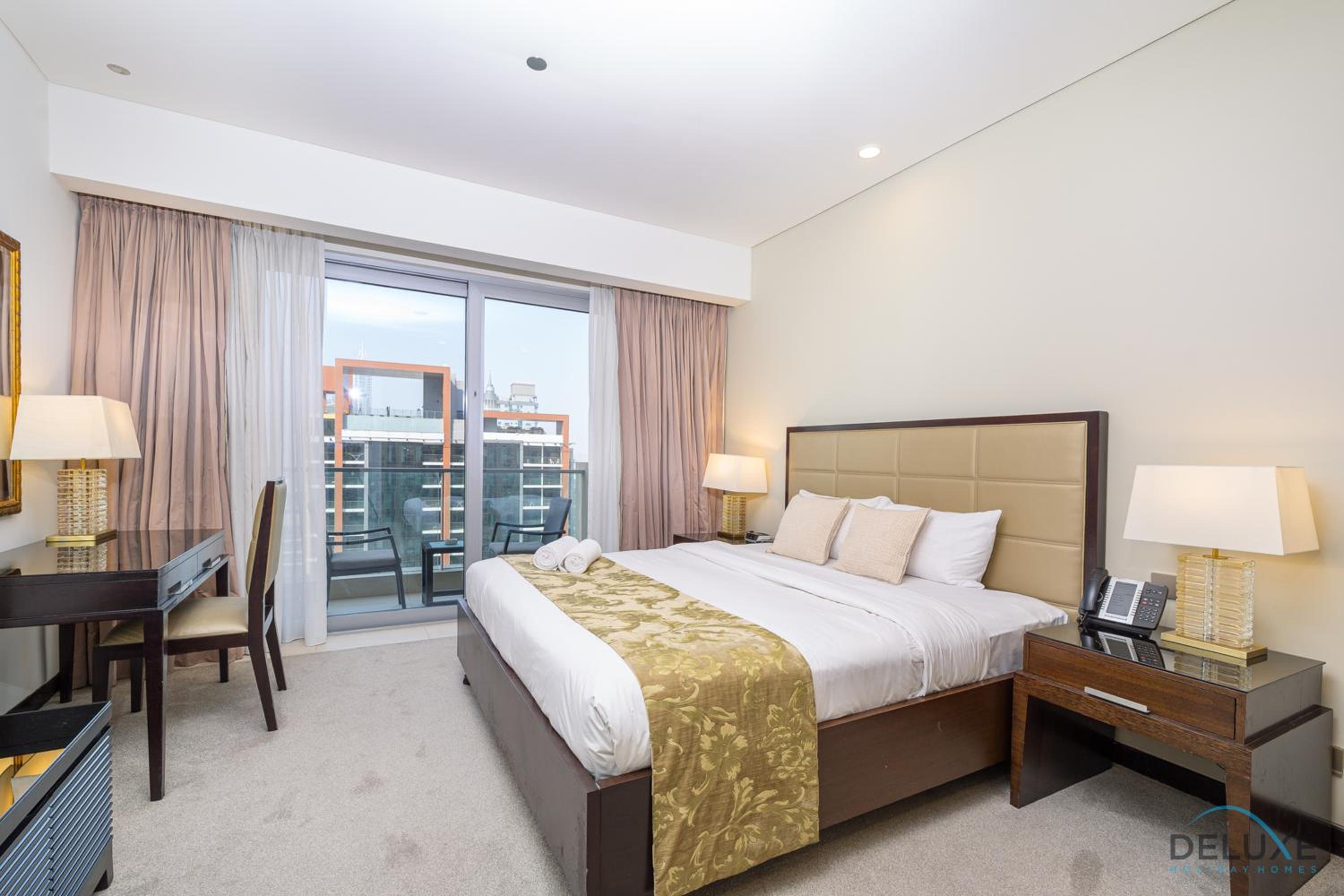 Sophisticated Studio in The Address Residences Dubai Marina by Deluxe Holiday Homes