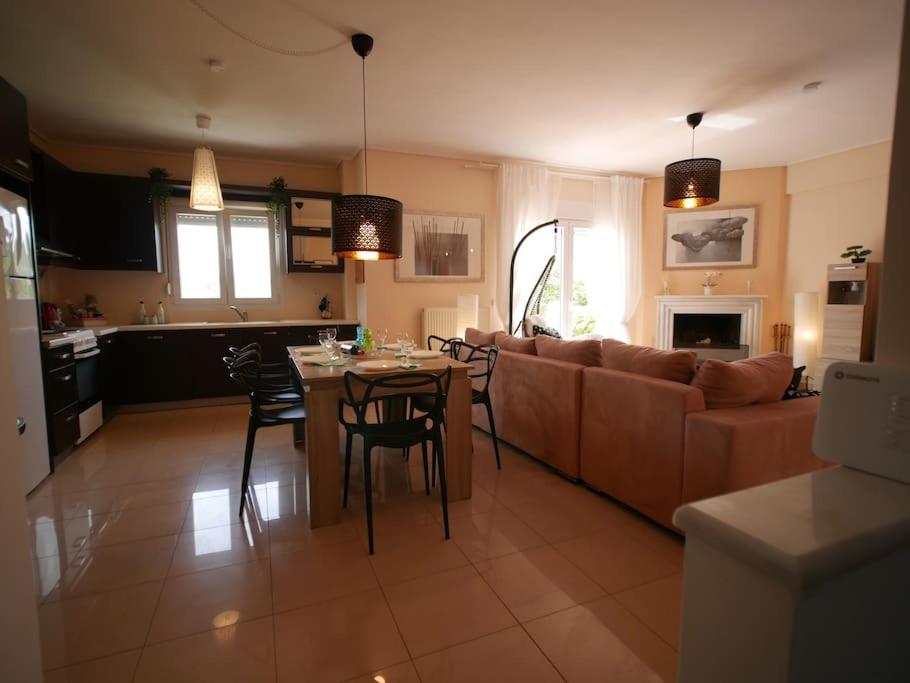 Villa Kyriaki Nea Iraklitsa 200m from the sandy beach view 3