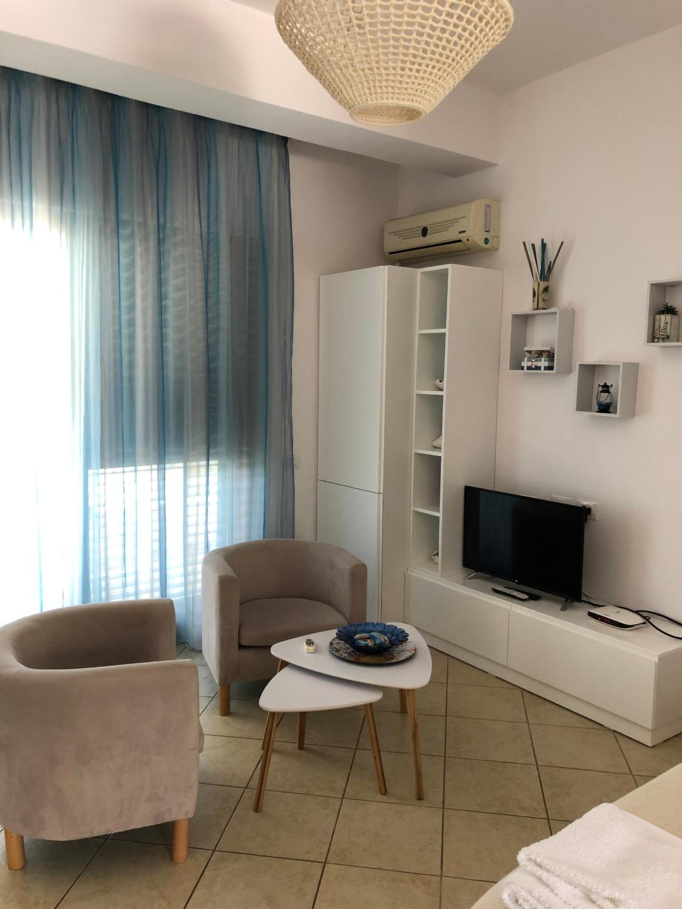 Serendipity Family Room photo 2