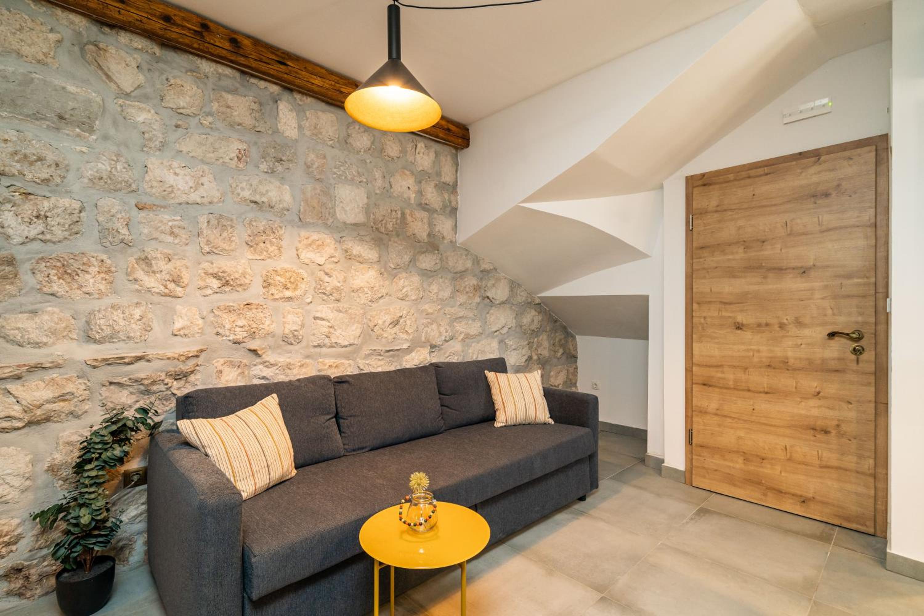 Stone oasis Vito