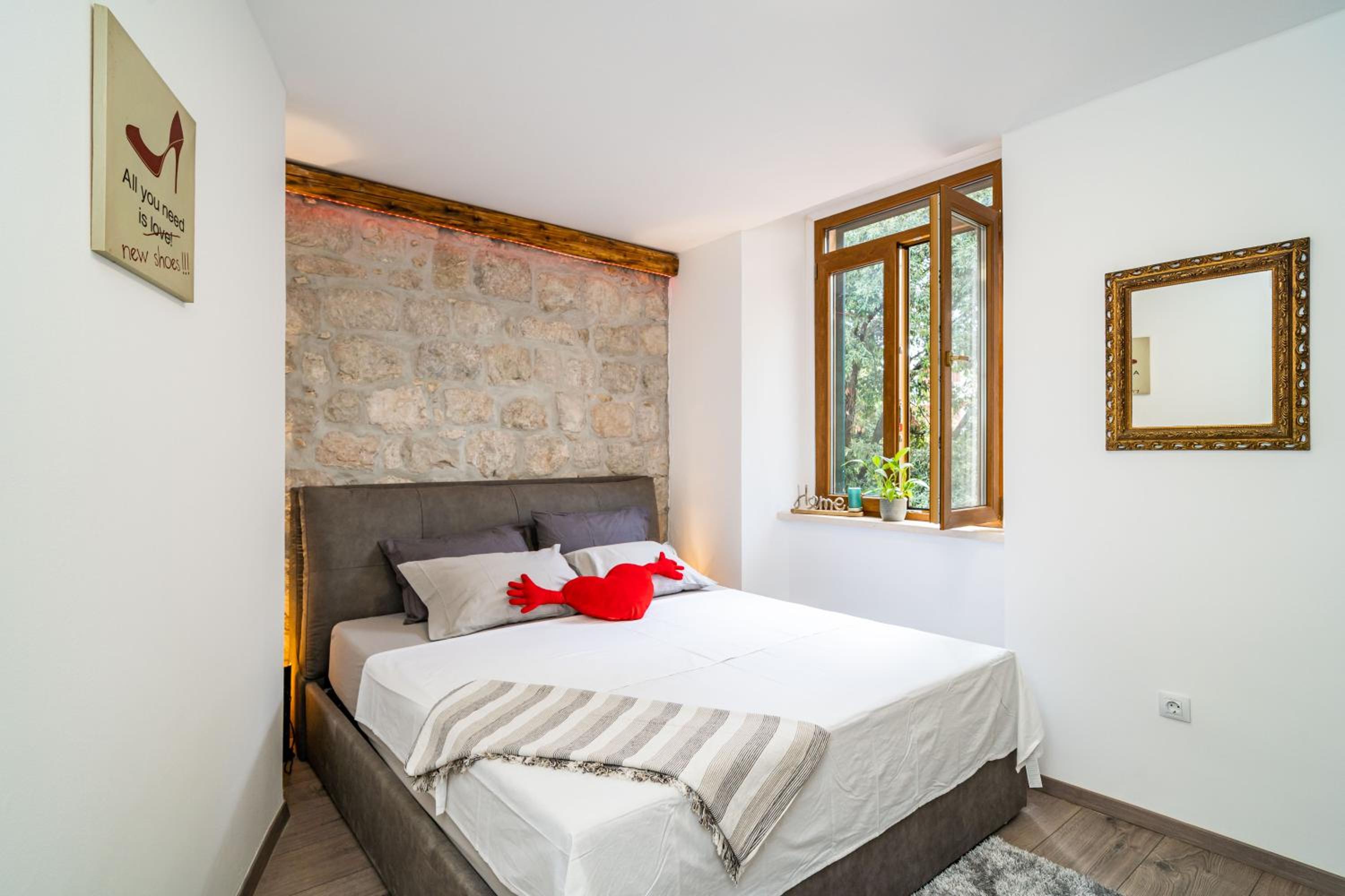 Stone oasis Vito
