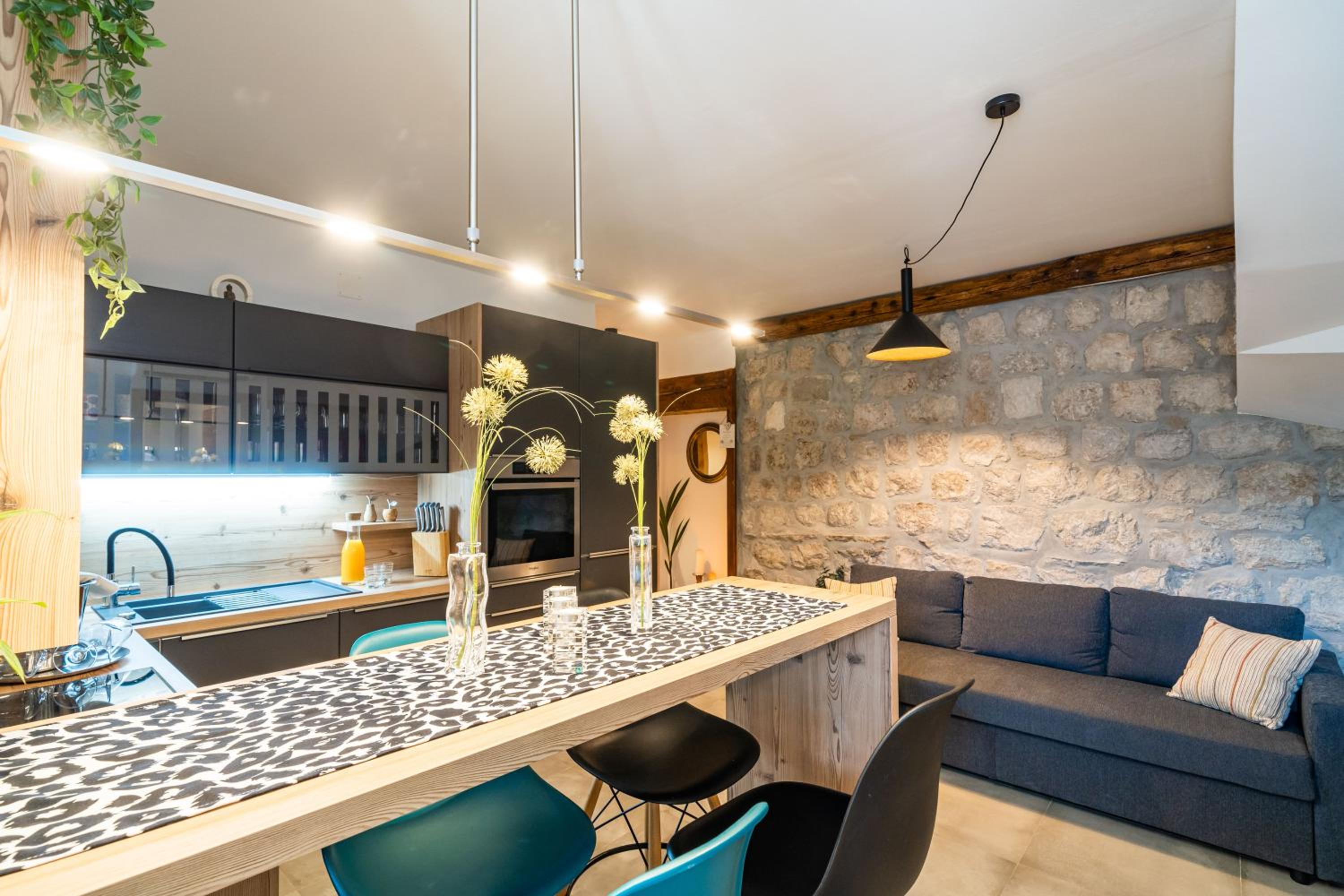 Stone oasis Vito