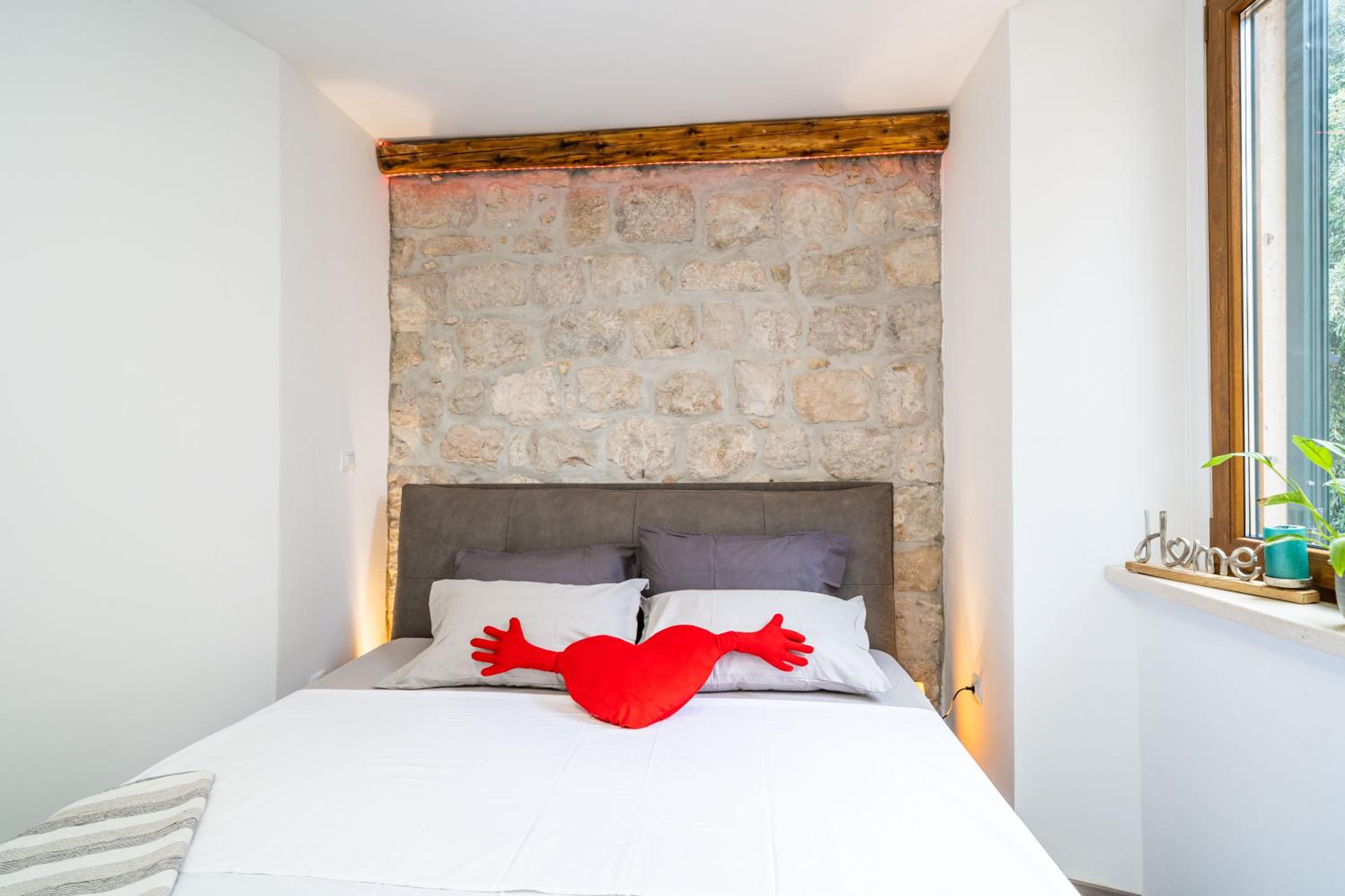Stone oasis Vito