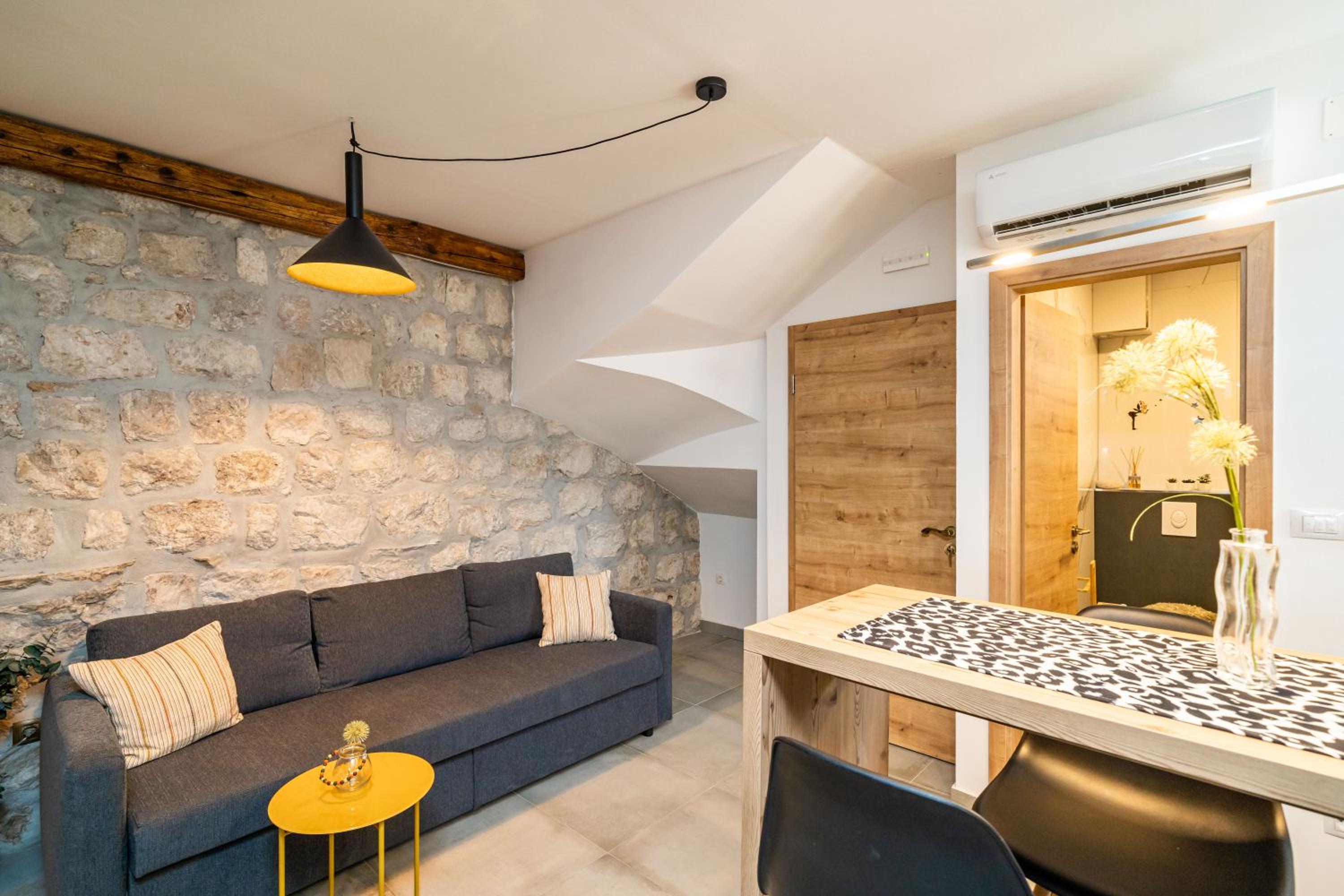 Stone oasis Vito