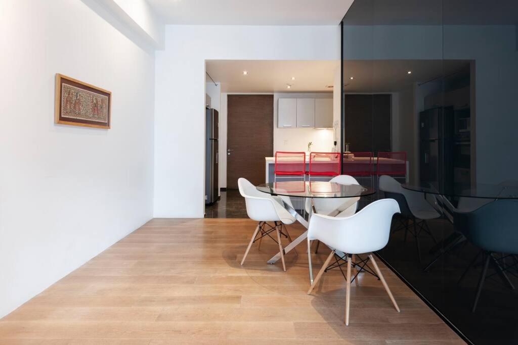 808 Reforma loft close to US embassy 150 Mbps WiFi