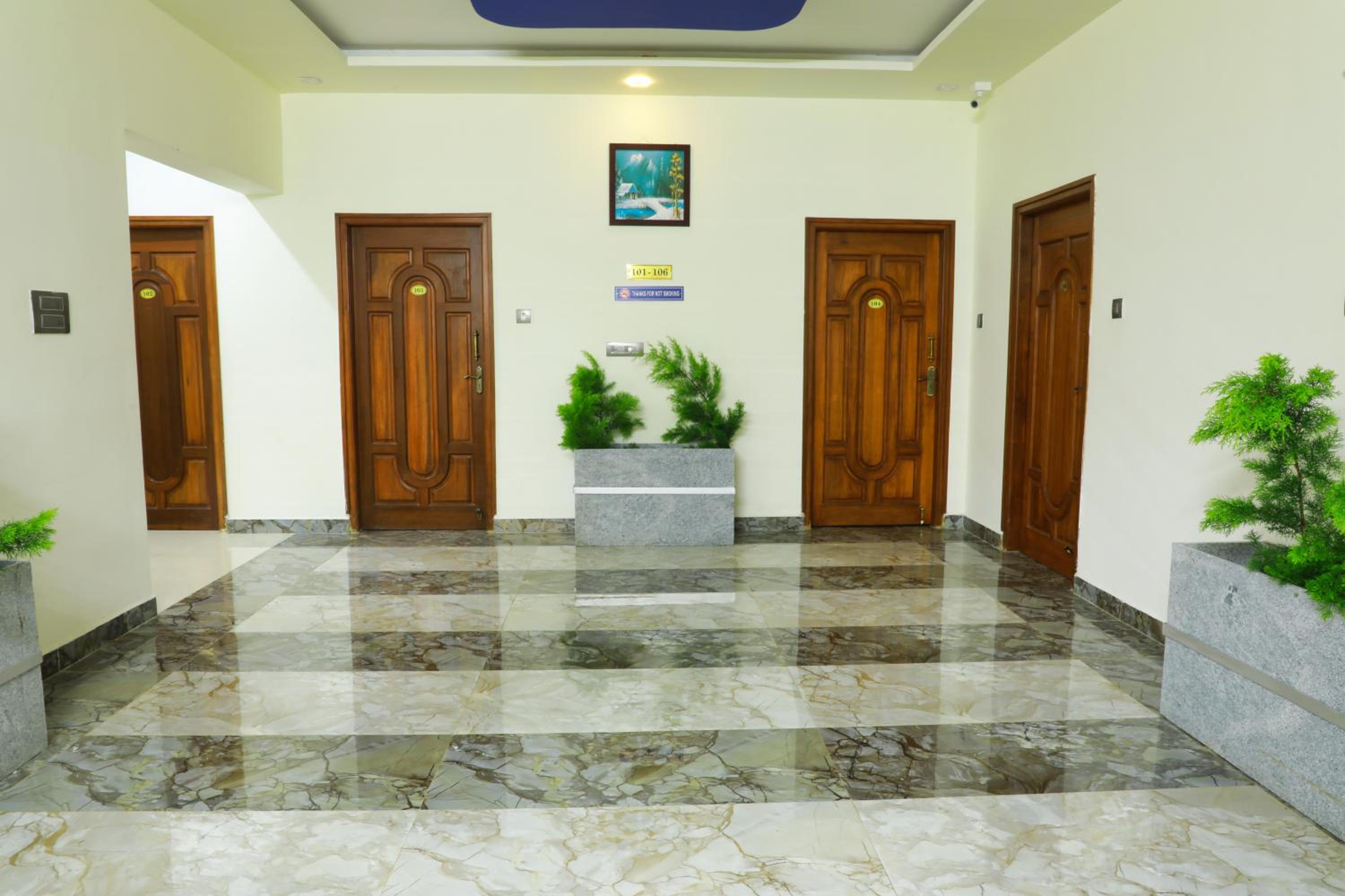 Lobby & Reception