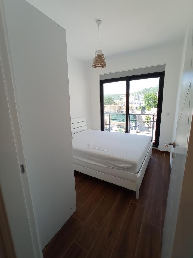 Lovely one bedroom apartment in Dobra Voda photo 2