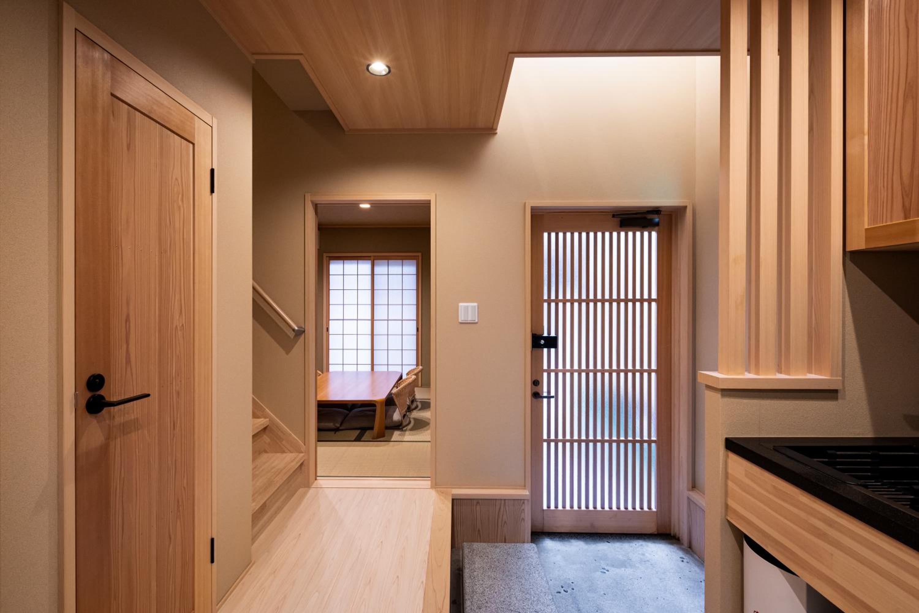Rinn Tsukinowa West