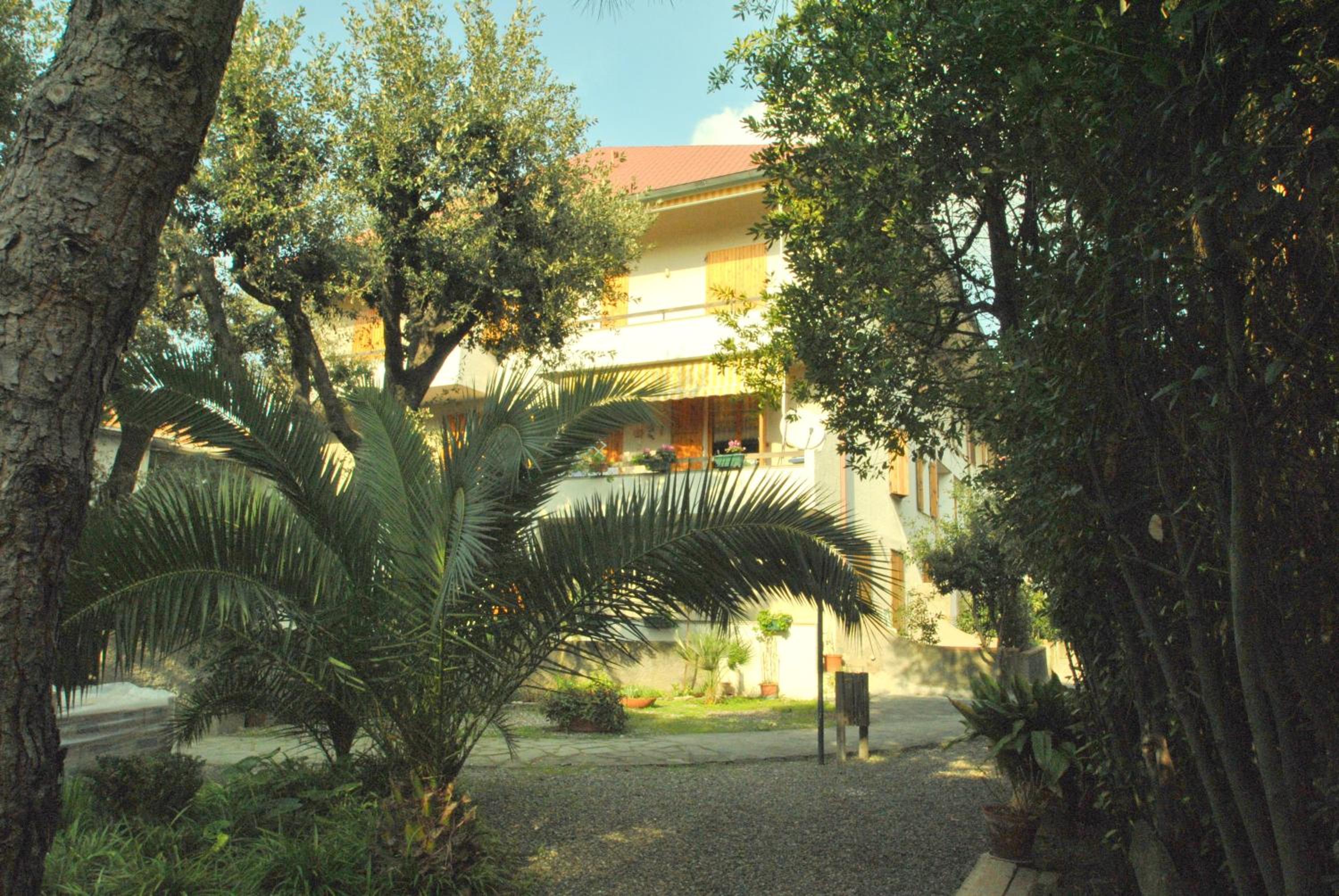 Appartamenti Pino Italico view 3