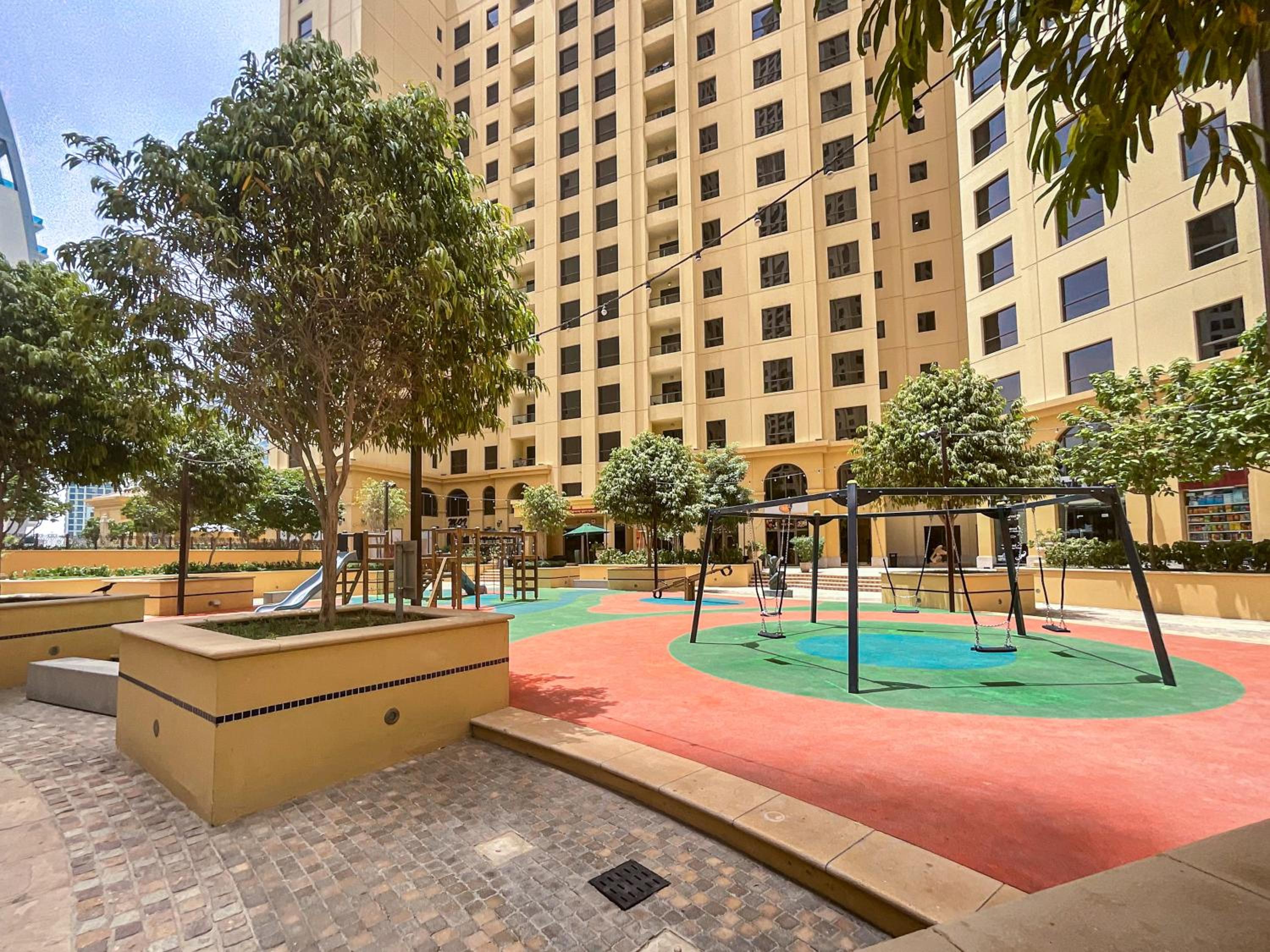 HiGuests - Charming Apt in JBR with Balcony by the Beach