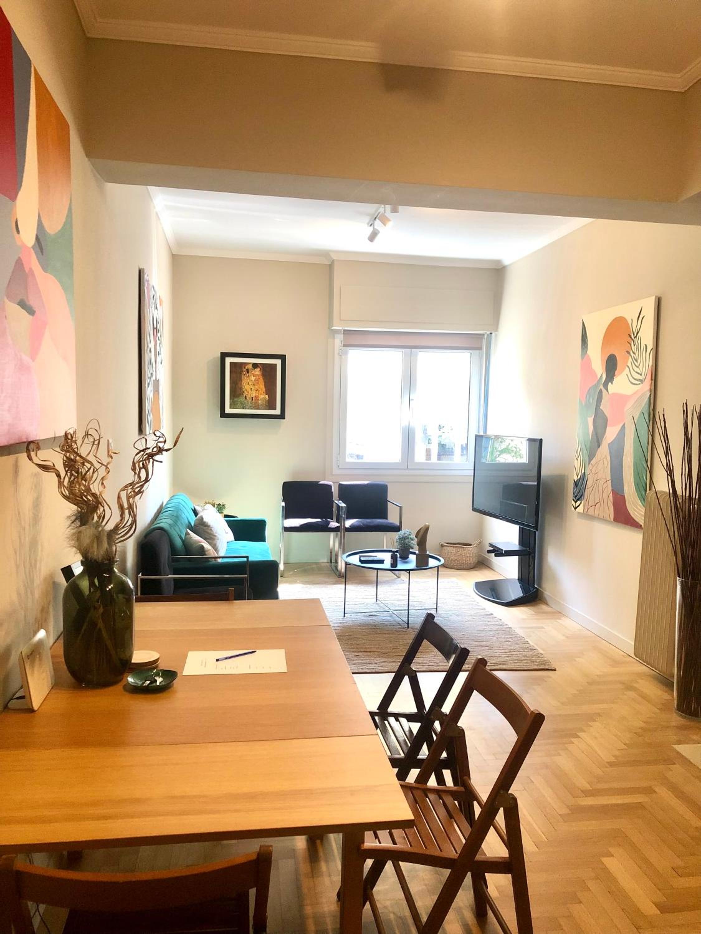 Bright Spacious Modern 3rd Floor City Oasis - Sleeps 5 photo 2
