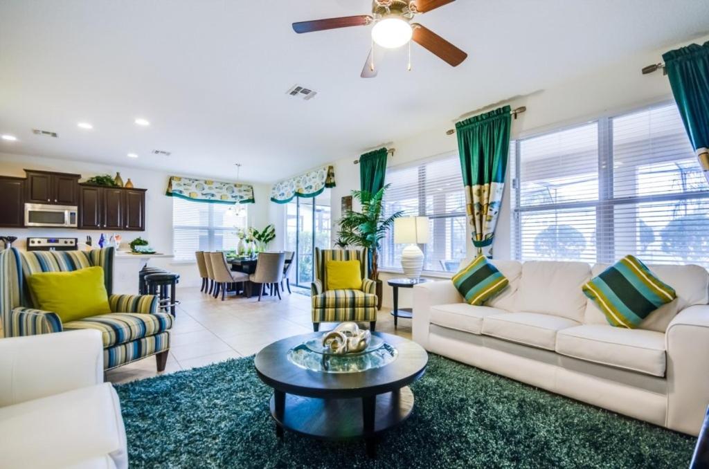 1214YC Stunning Showcase 7 Bed 6 Bath Property villa