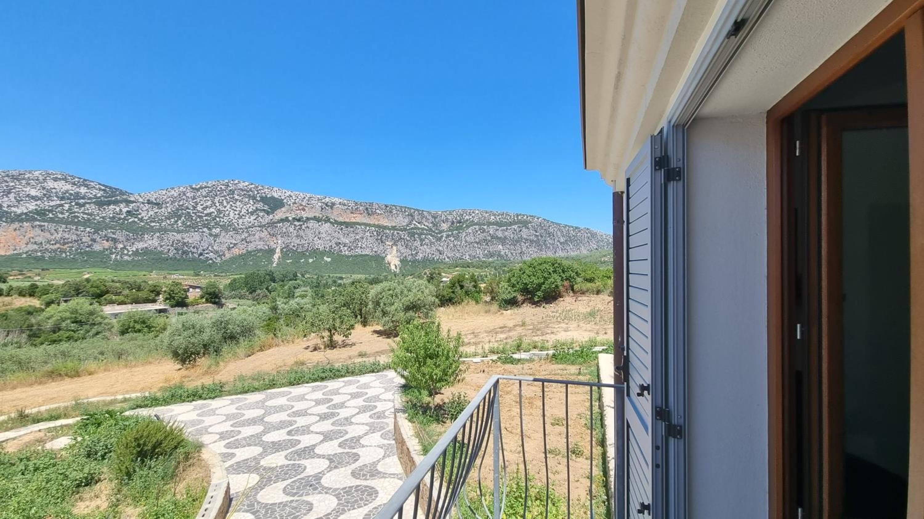 Villa Biriculi view 2