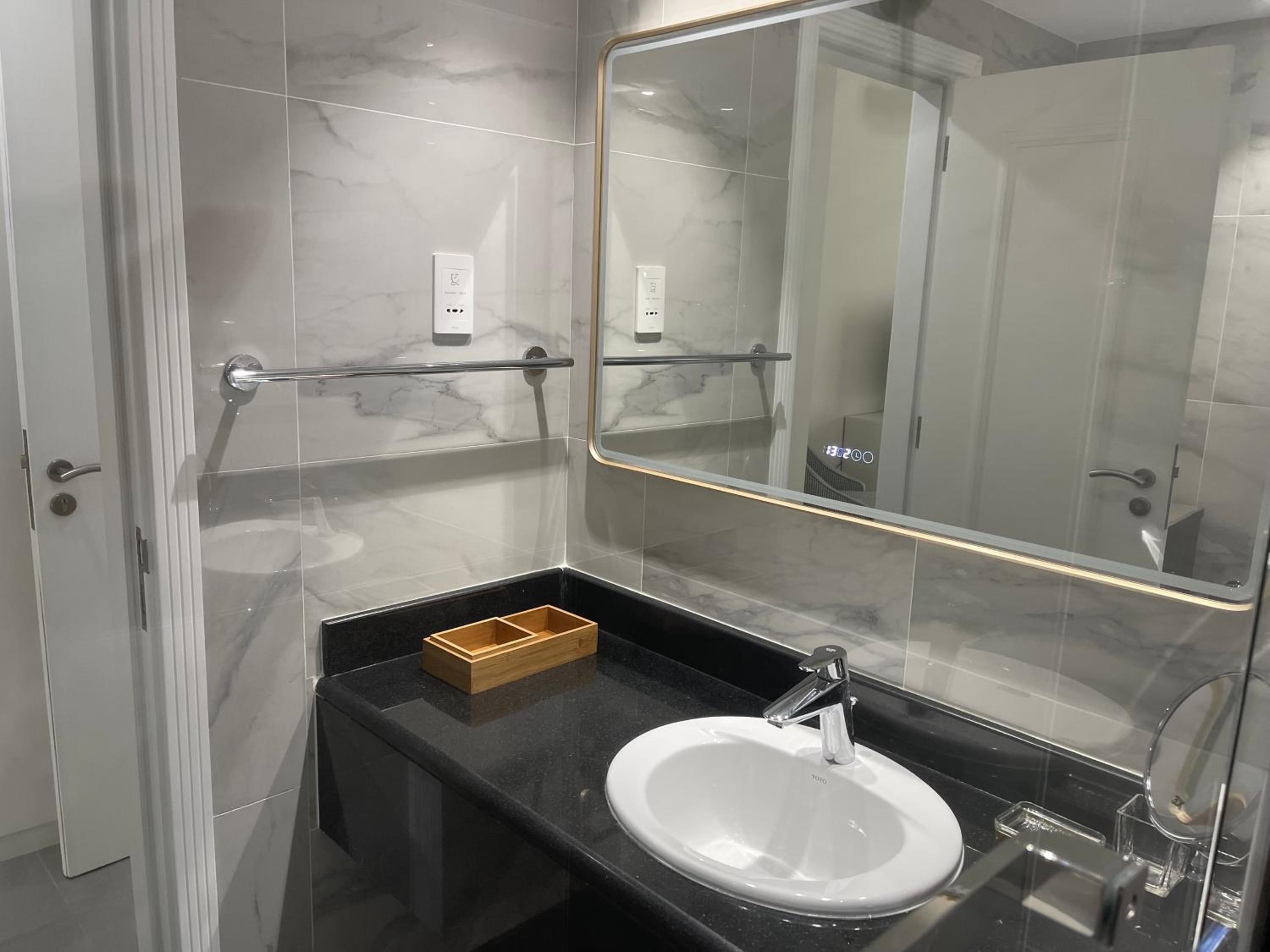 Birchfort - Newly renovated unique 1 bedroom apartment