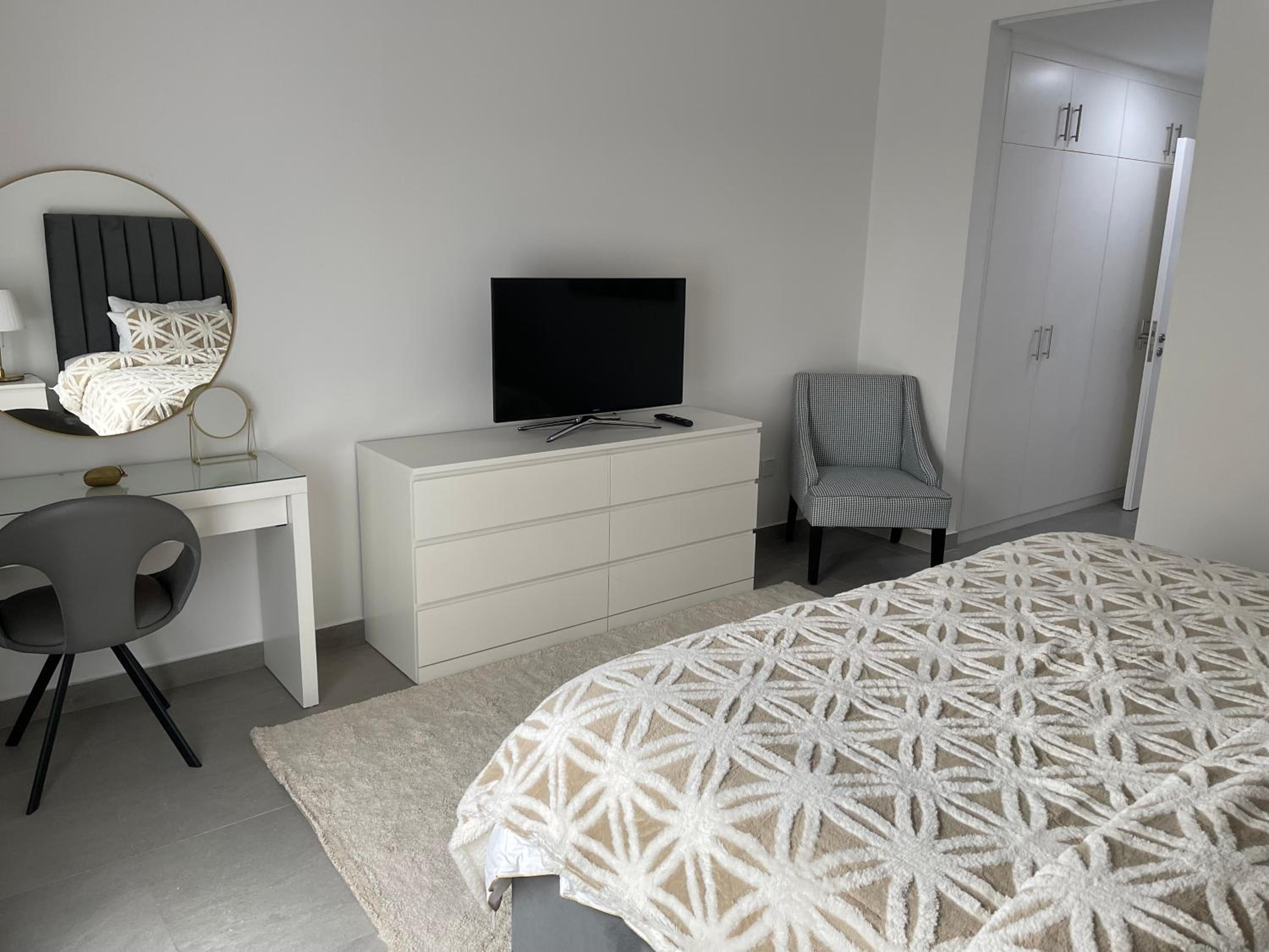Birchfort - Newly renovated unique 1 bedroom apartment