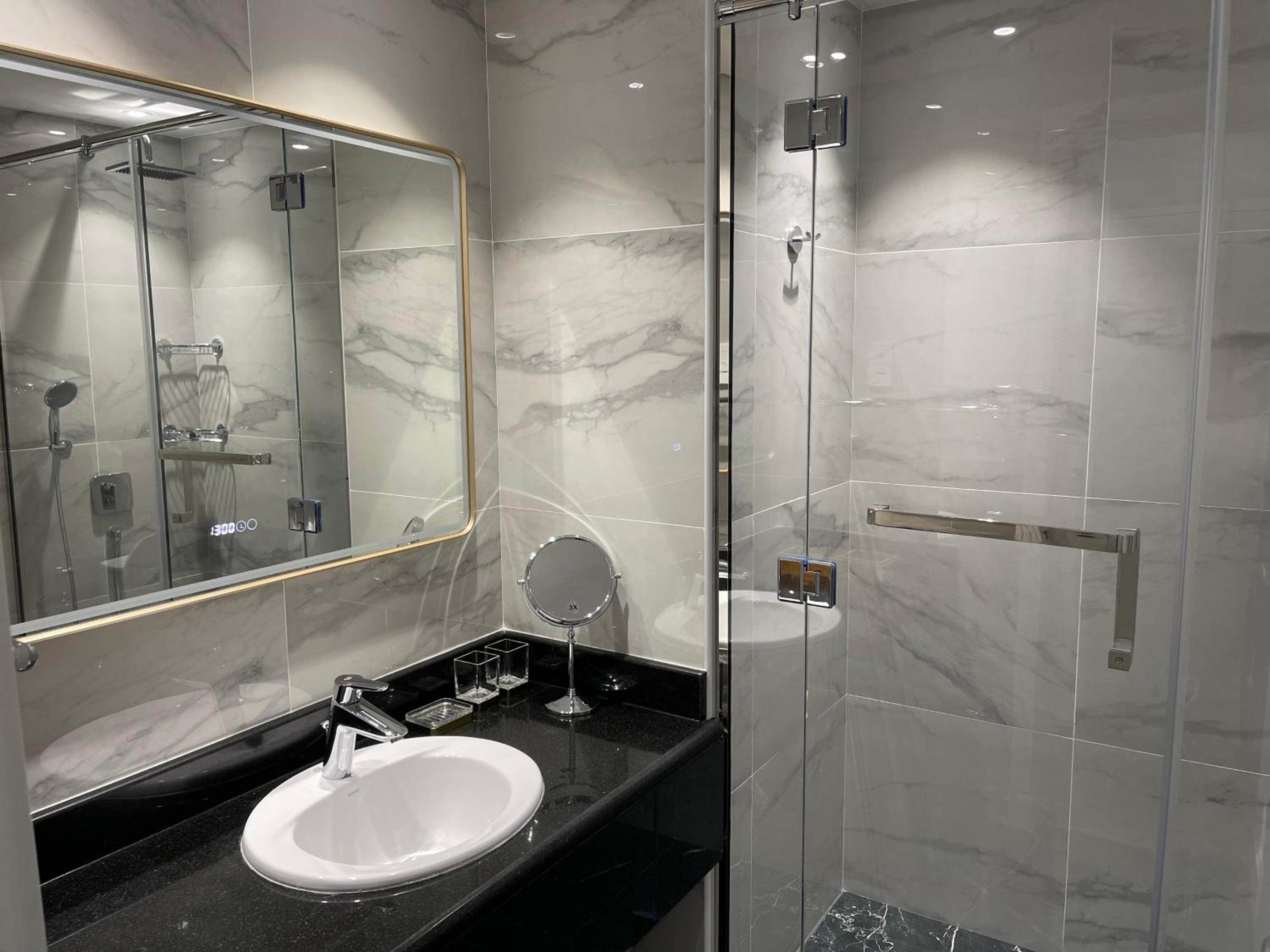Birchfort - Newly renovated unique 1 bedroom apartment