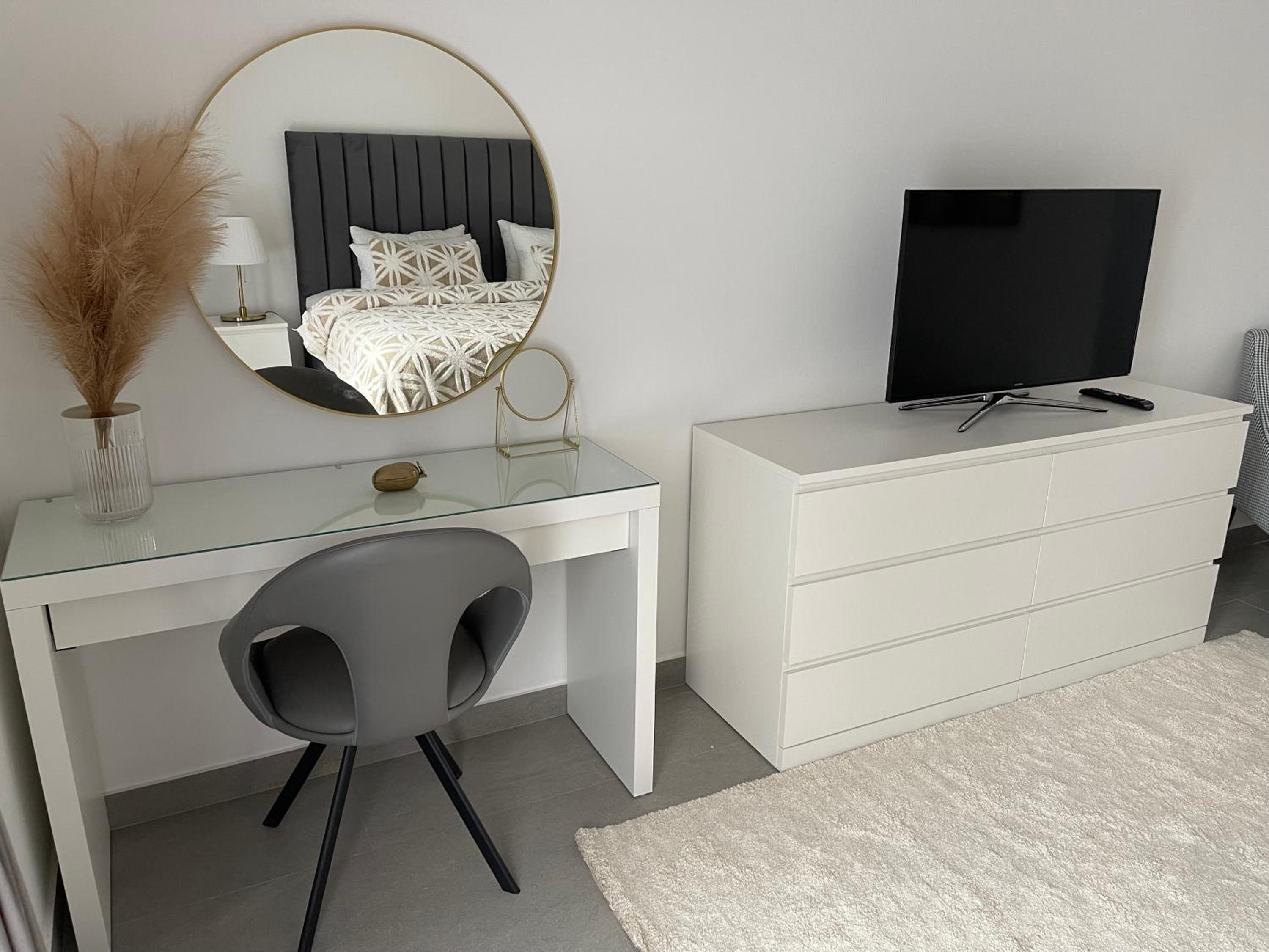 Birchfort - Newly renovated unique 1 bedroom apartment