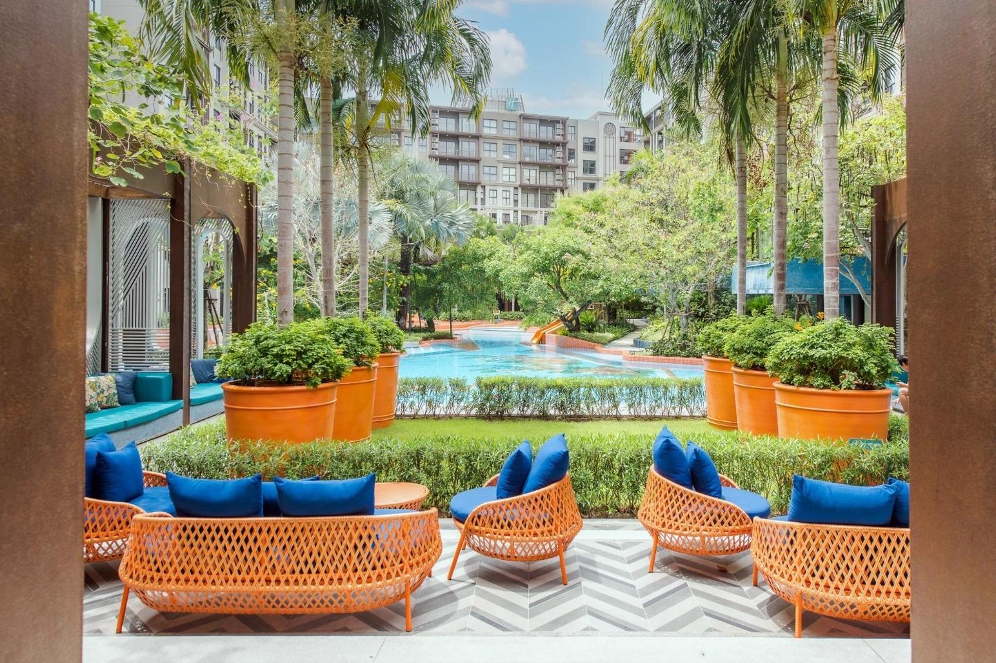2BR Designer's Villa at La Habana Huahin