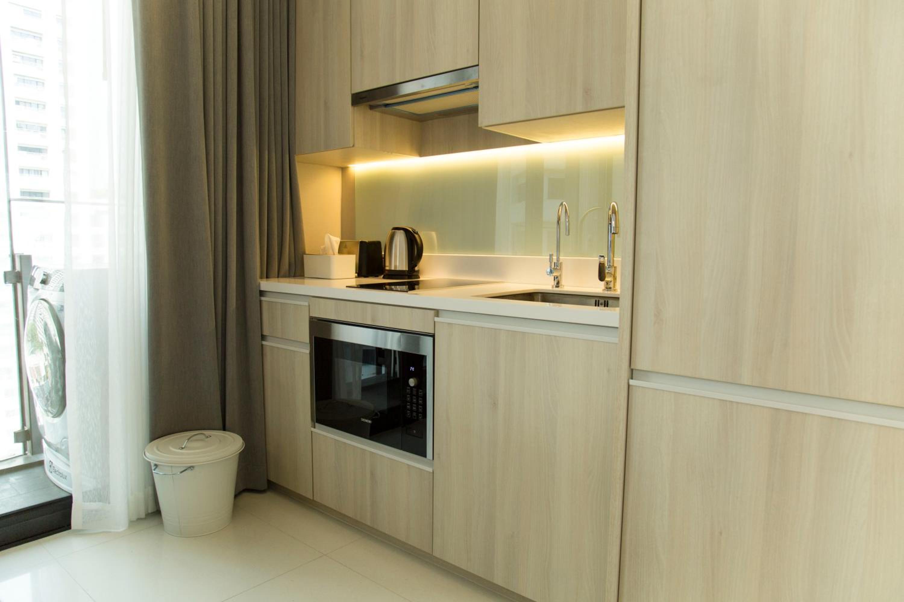 Circle Sukhumvit 11#Luxury#Pool#Gym#BTS Nana&MRT Sukhumvit#1BR#Max2ppl