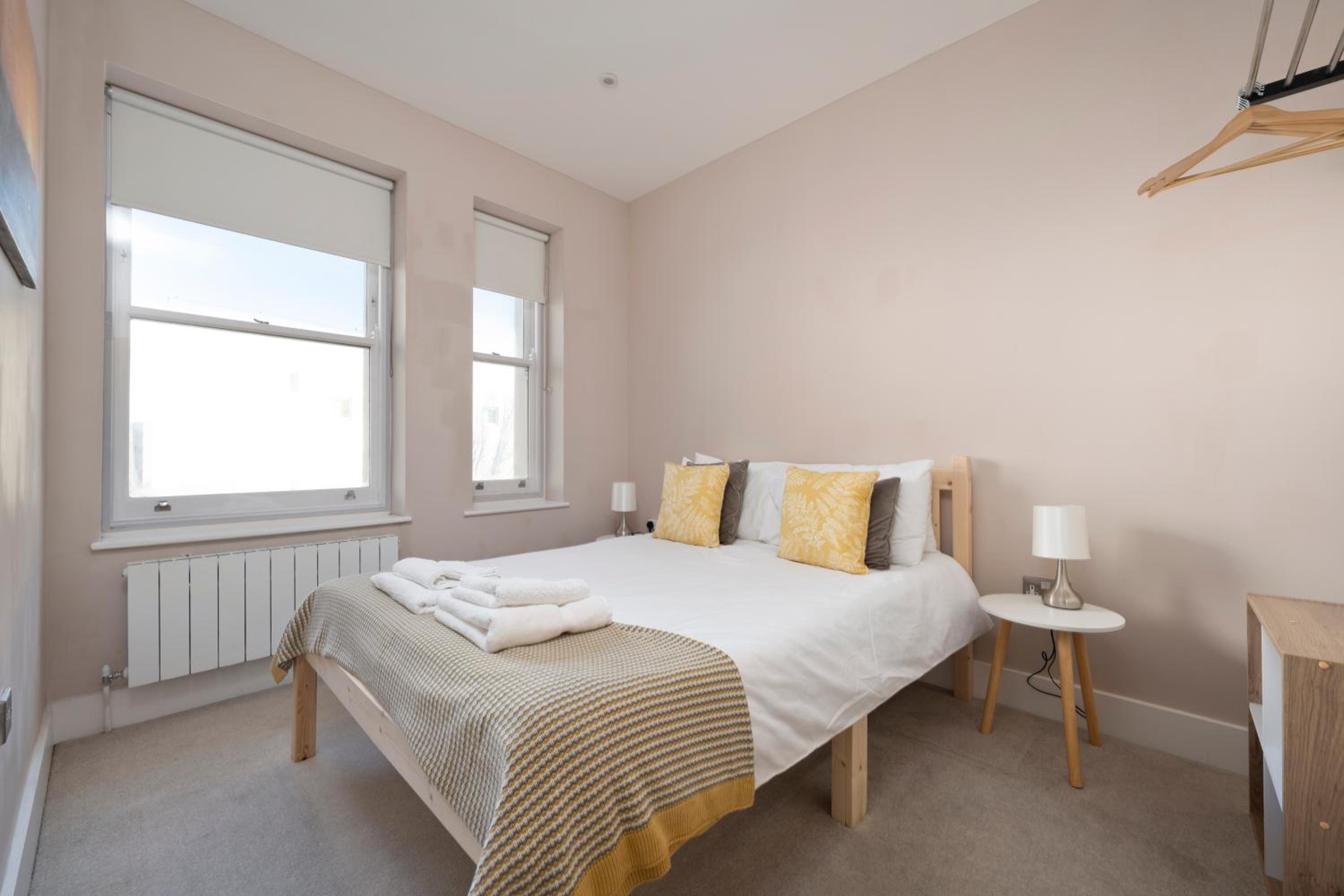 The i360 flat, penthouse, sea view, large private roof terrace, central Brighton 2 bedroom, up to 6 guests view 4