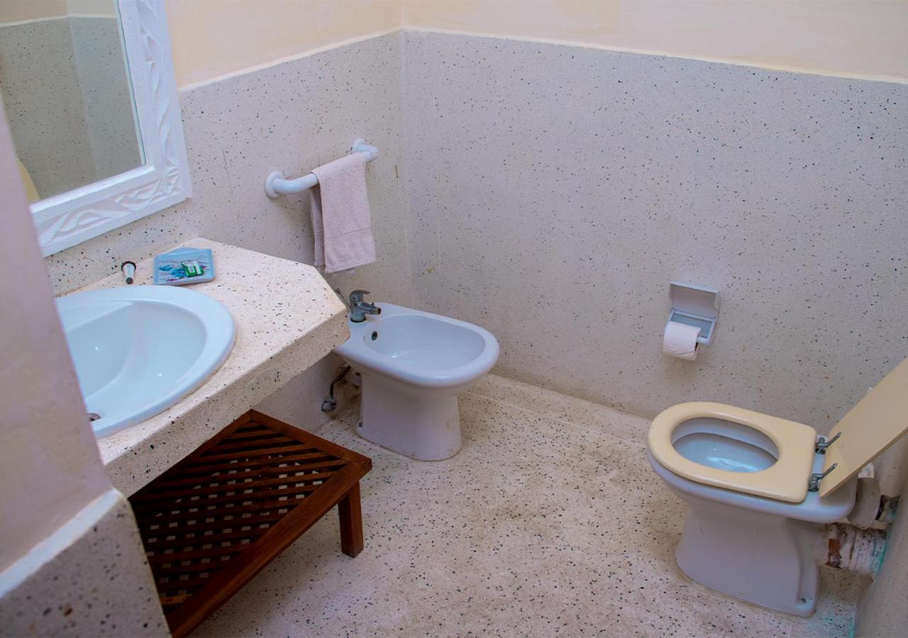 Tembo Court Apartments(Ocean Beach)