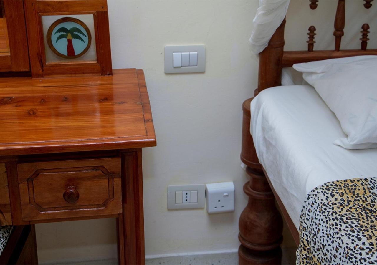 Tembo Court Apartments(Ocean Beach)