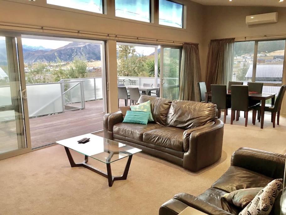 Stunning Bob Lee Place