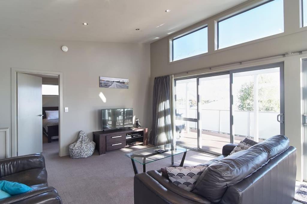 Stunning Bob Lee Place