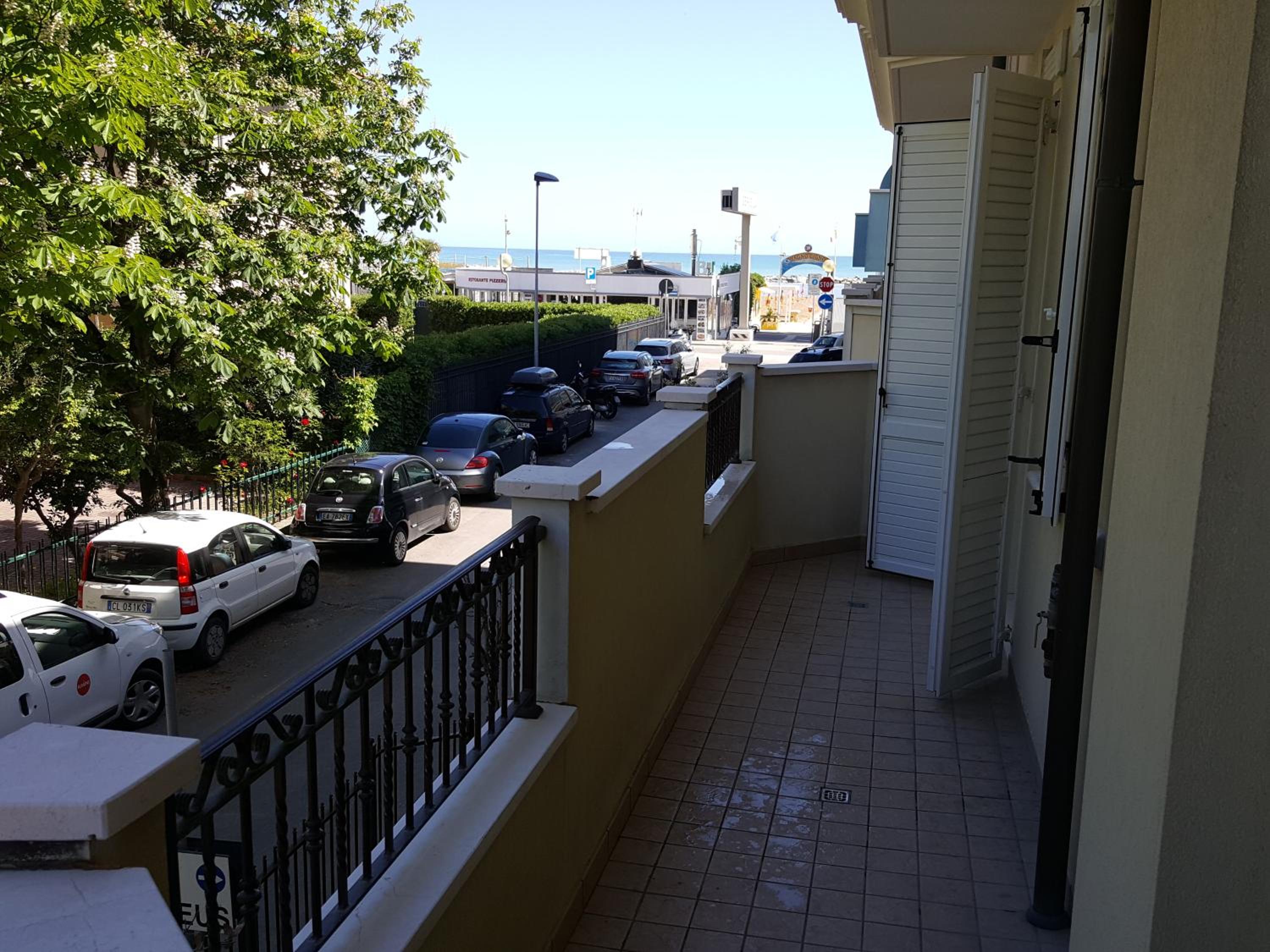 balcony