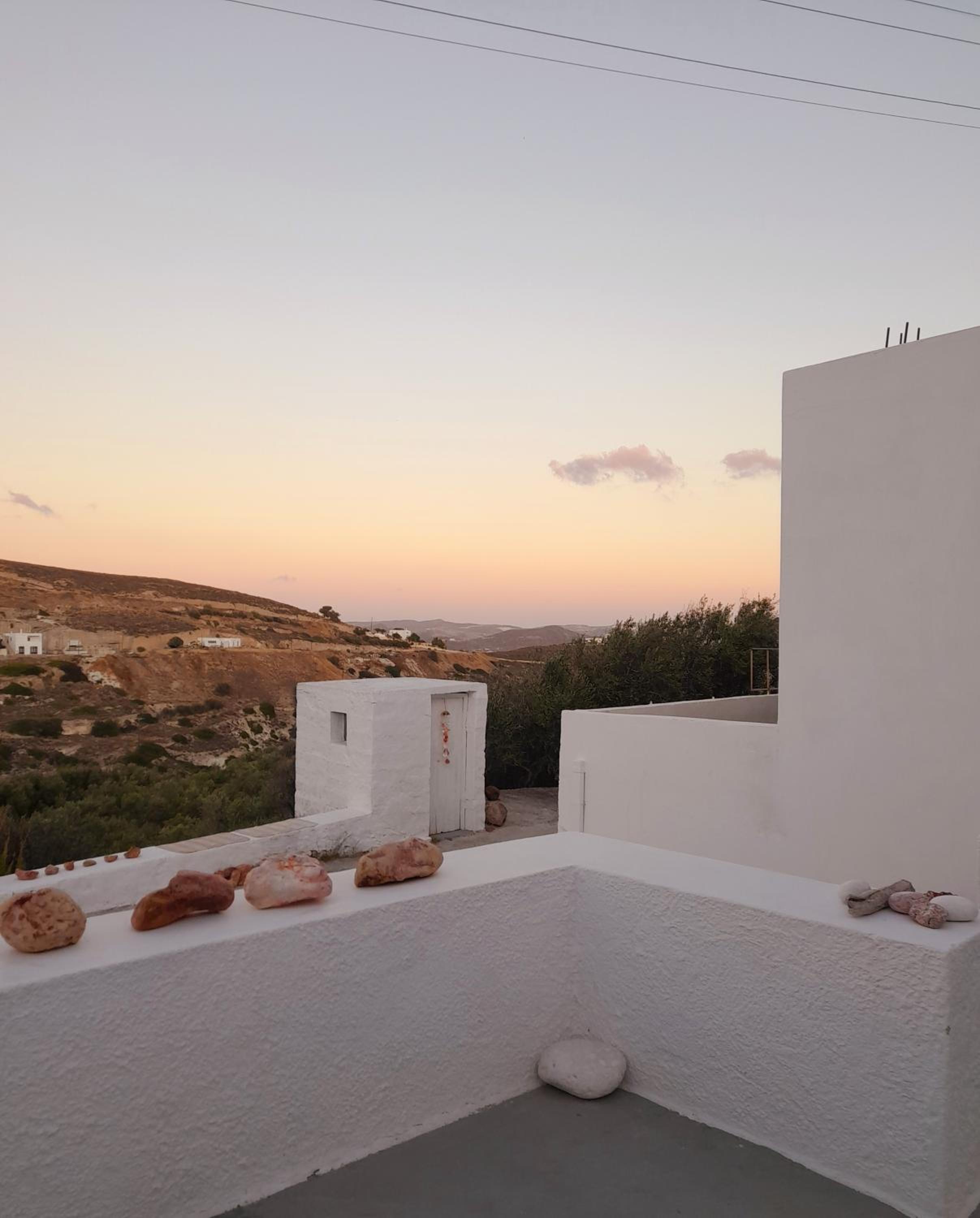 Salty Caves Apartments Milos