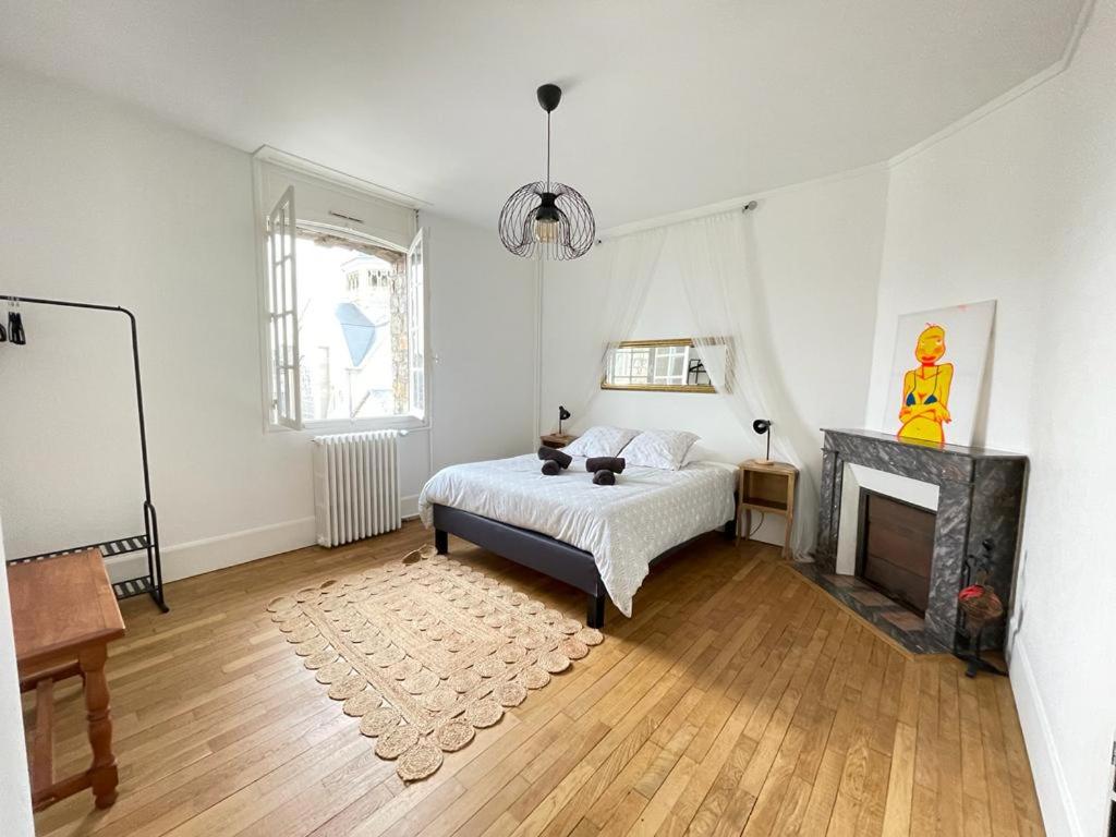DOMFRONT-BNB : CHIC & CONFORT view 2