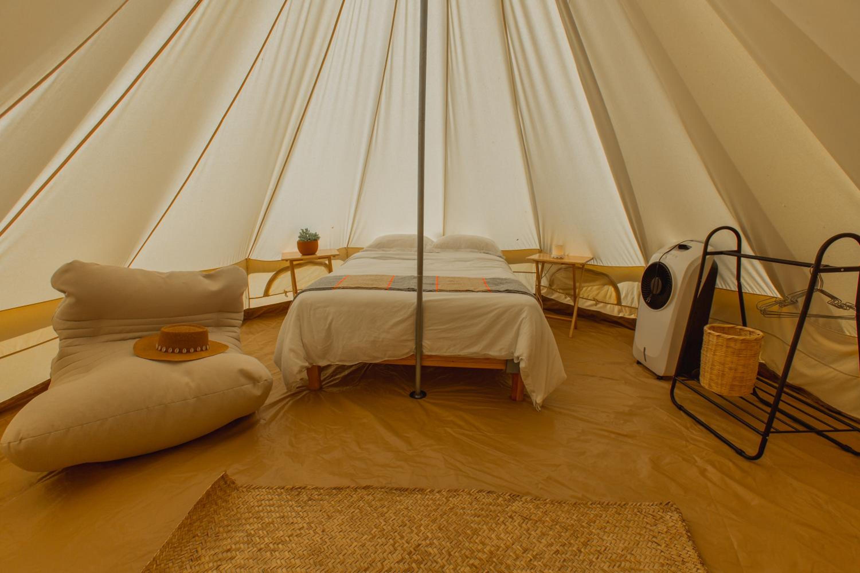 Cien Palmas Tent 1